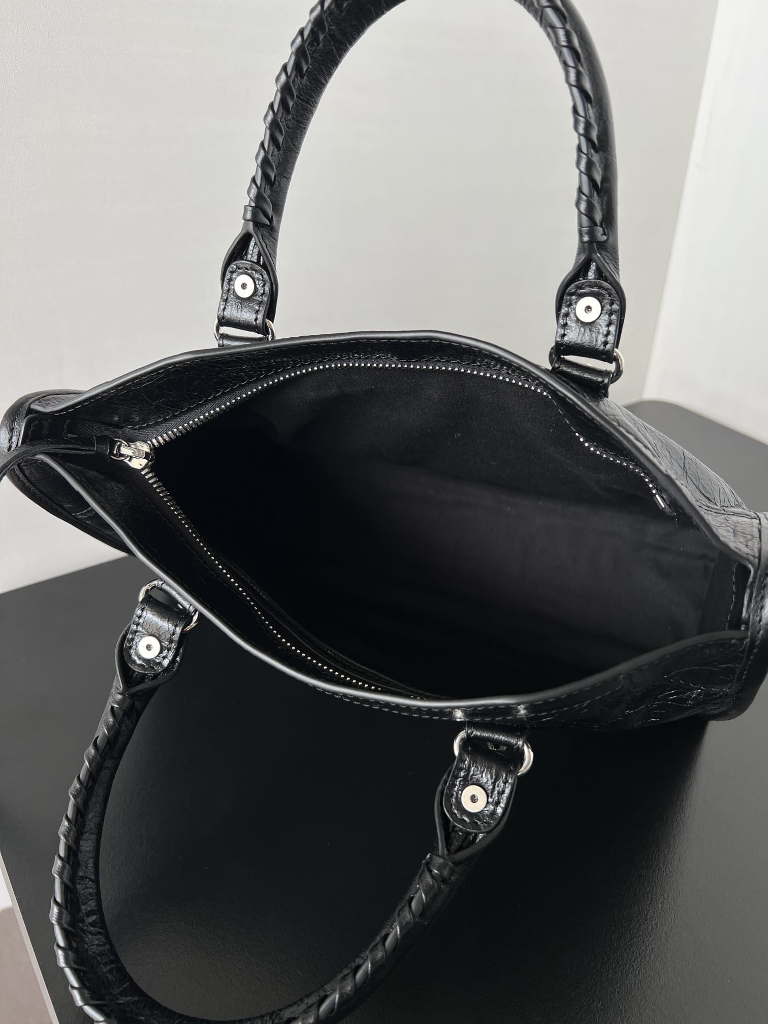 BALENCIAGA Le City Small Bag In Lambskin Leather - Black