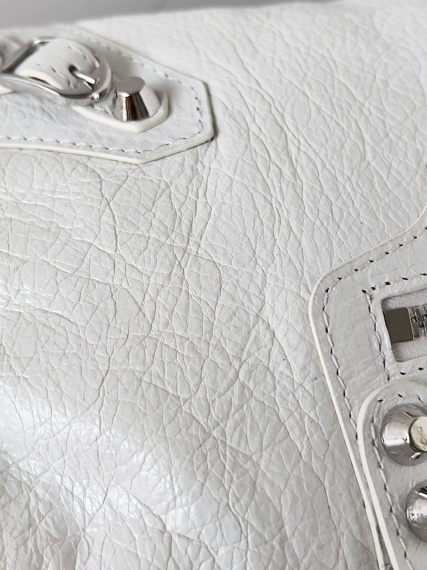 BALENCIAGA Le City Small Bag In Lambskin Leather - White