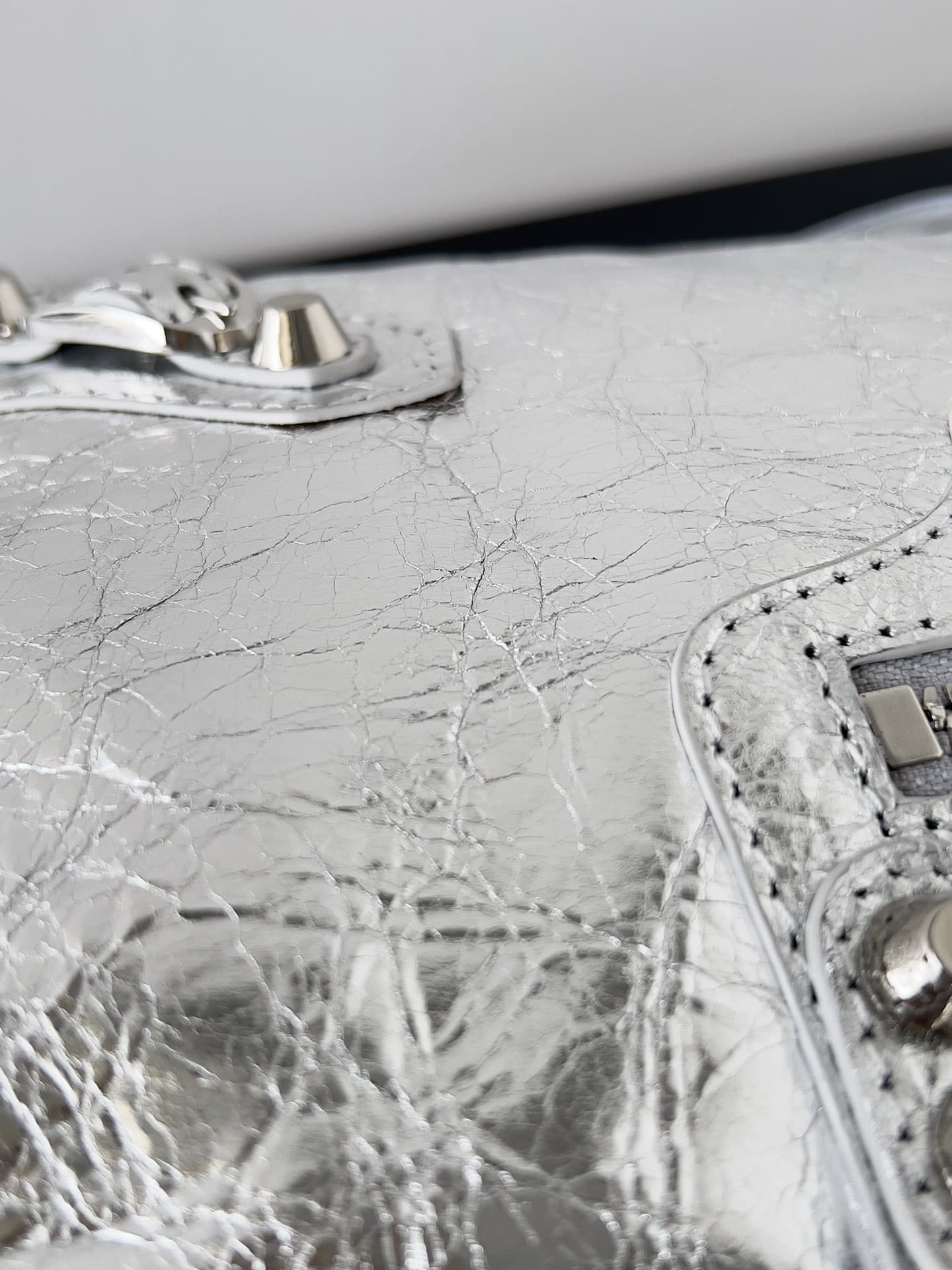 BALENCIAGA Le City Small Bag In Lambskin Leather - Silver