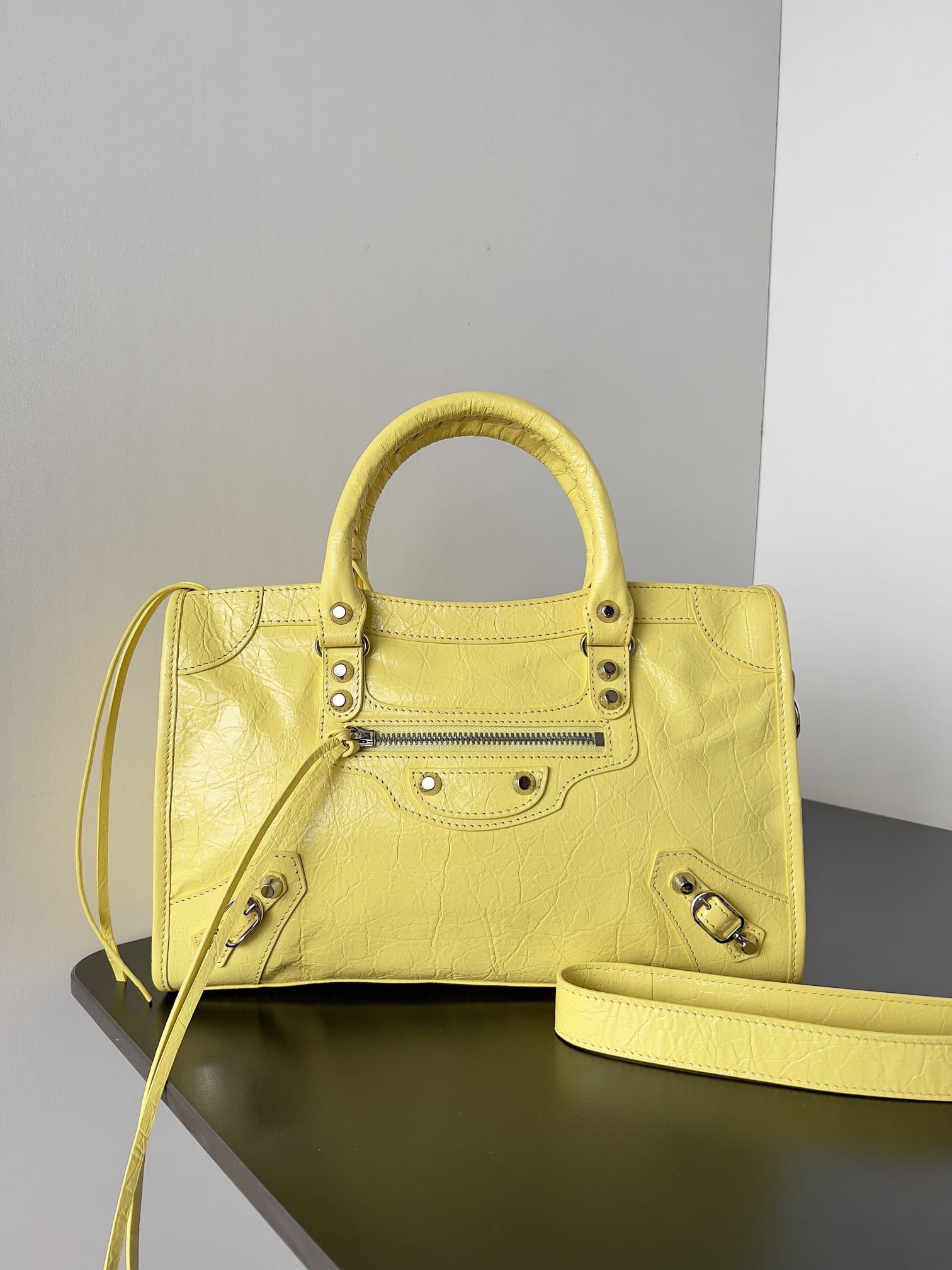 BALENCIAGA Le City Small Bag In Lambskin Leather - Yellow