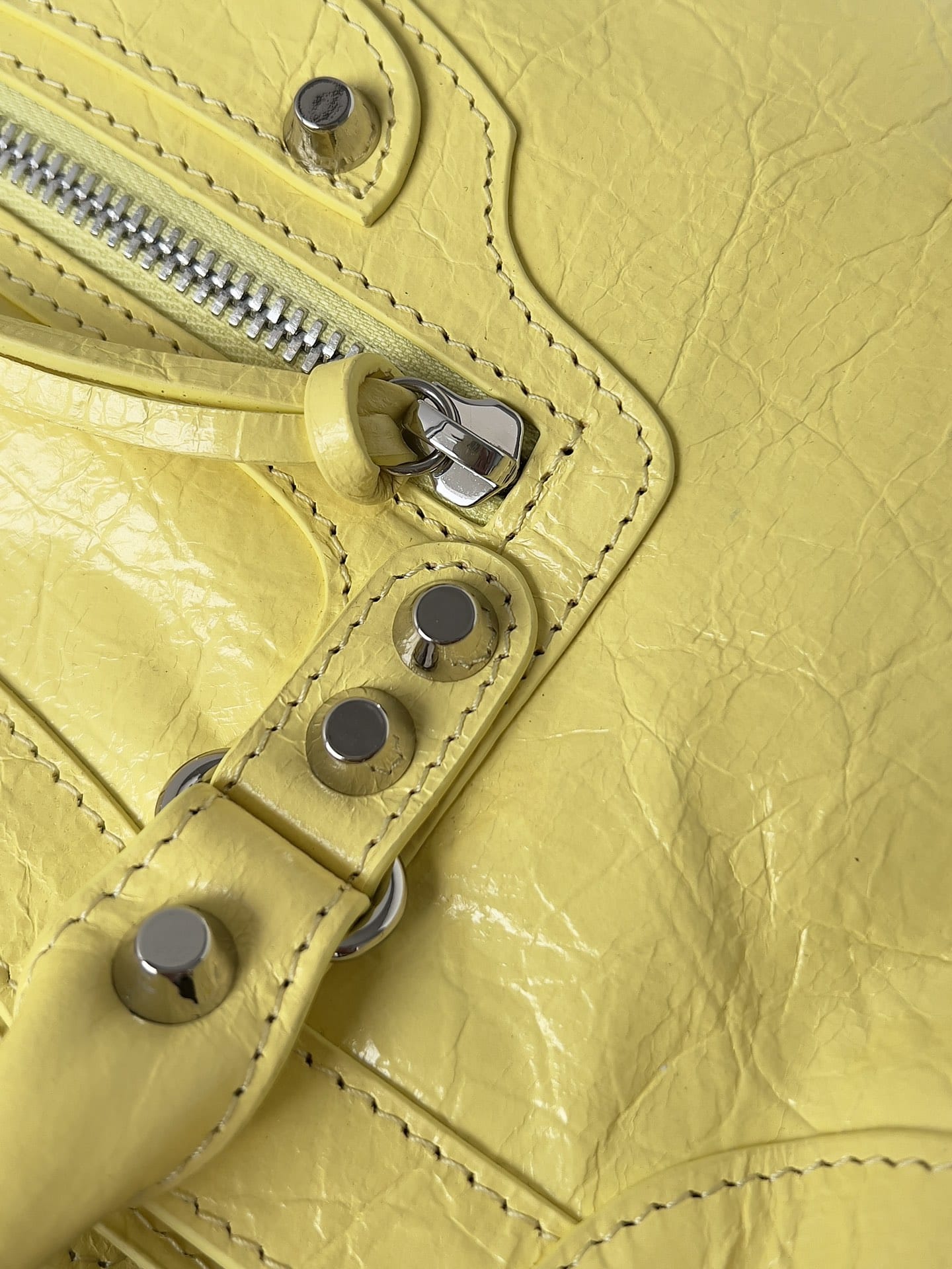 BALENCIAGA Le City Small Bag In Lambskin Leather - Yellow