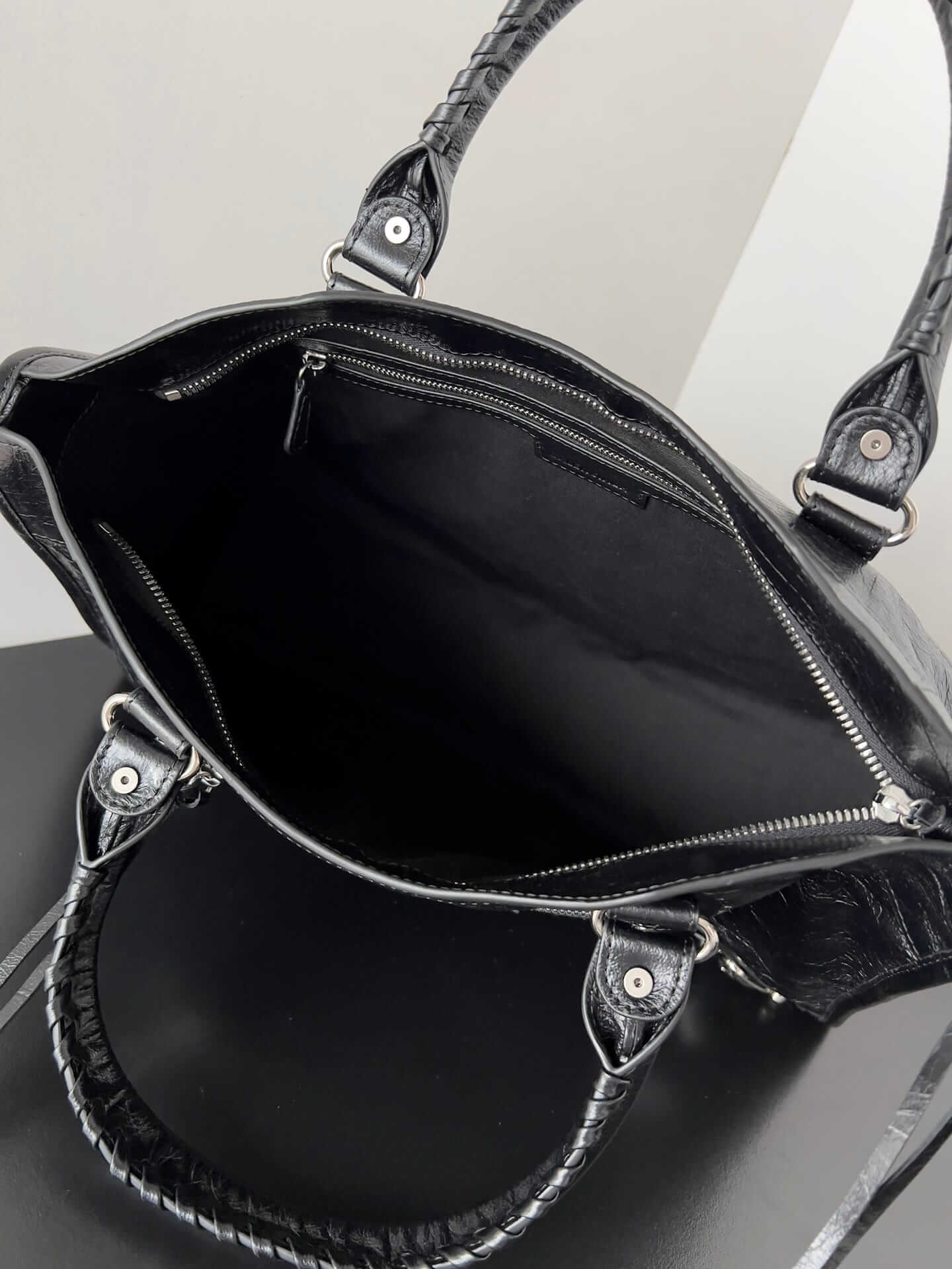 BALENCIAGA Le City Medium Bag In Lambskin Leather - Black