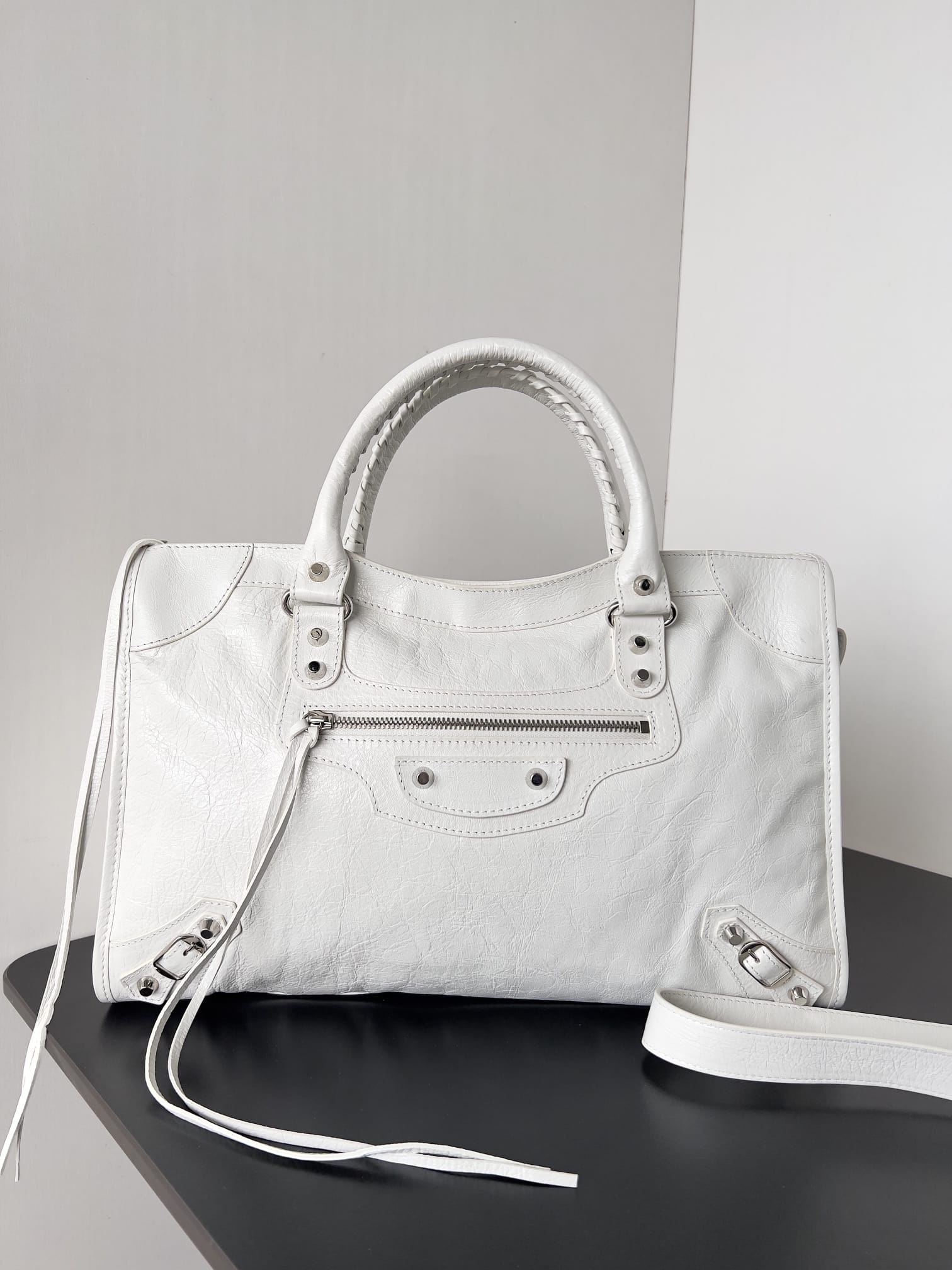 BALENCIAGA Le City Medium Bag In Lambskin Leather - White