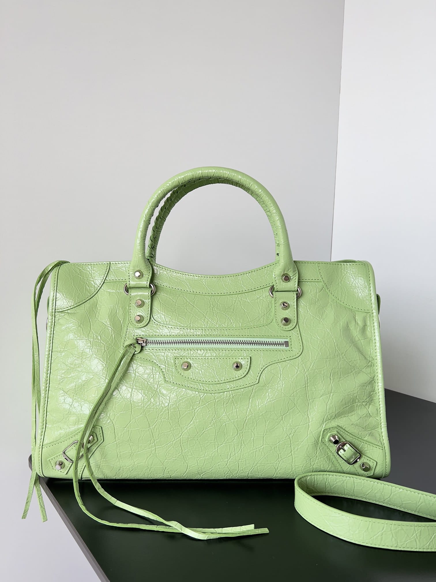 BALENCIAGA Le City Medium Bag In Lambskin Leather - Green