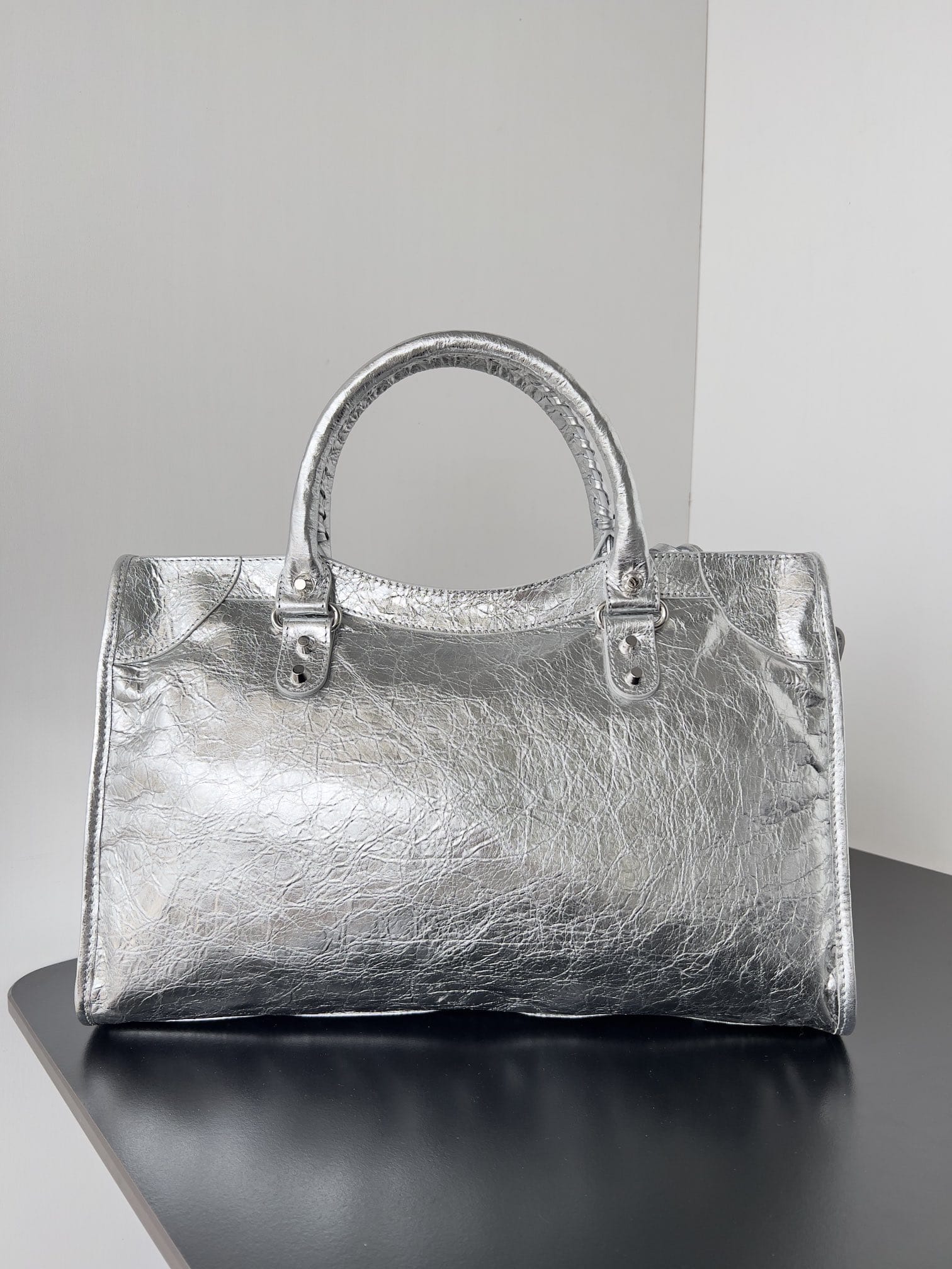 BALENCIAGA Le City Medium Bag In Lambskin Leather - Silver