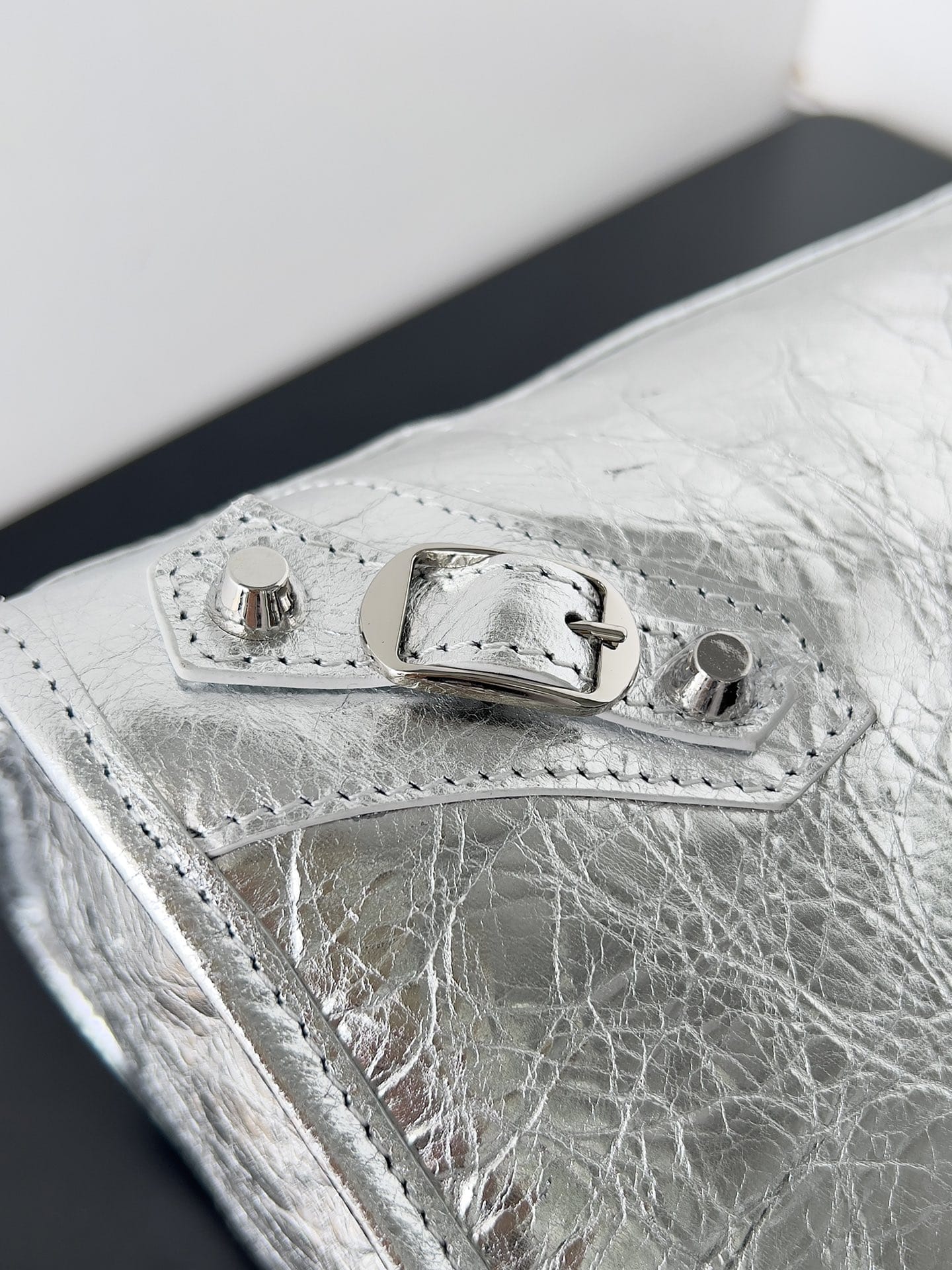 BALENCIAGA Le City Medium Bag In Lambskin Leather - Silver