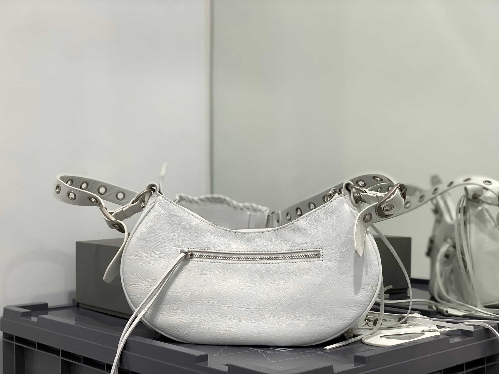 BALENCIAGA Le Cagole Small Shoulder Bag In Lambskin - White