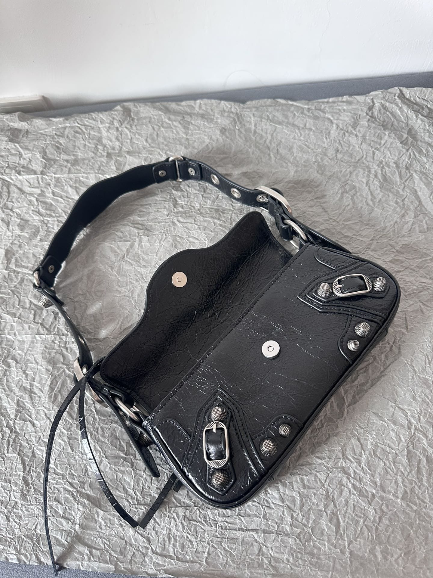 BALENCIAGA Le Cagole XS Sling Shoulder Bag - Black