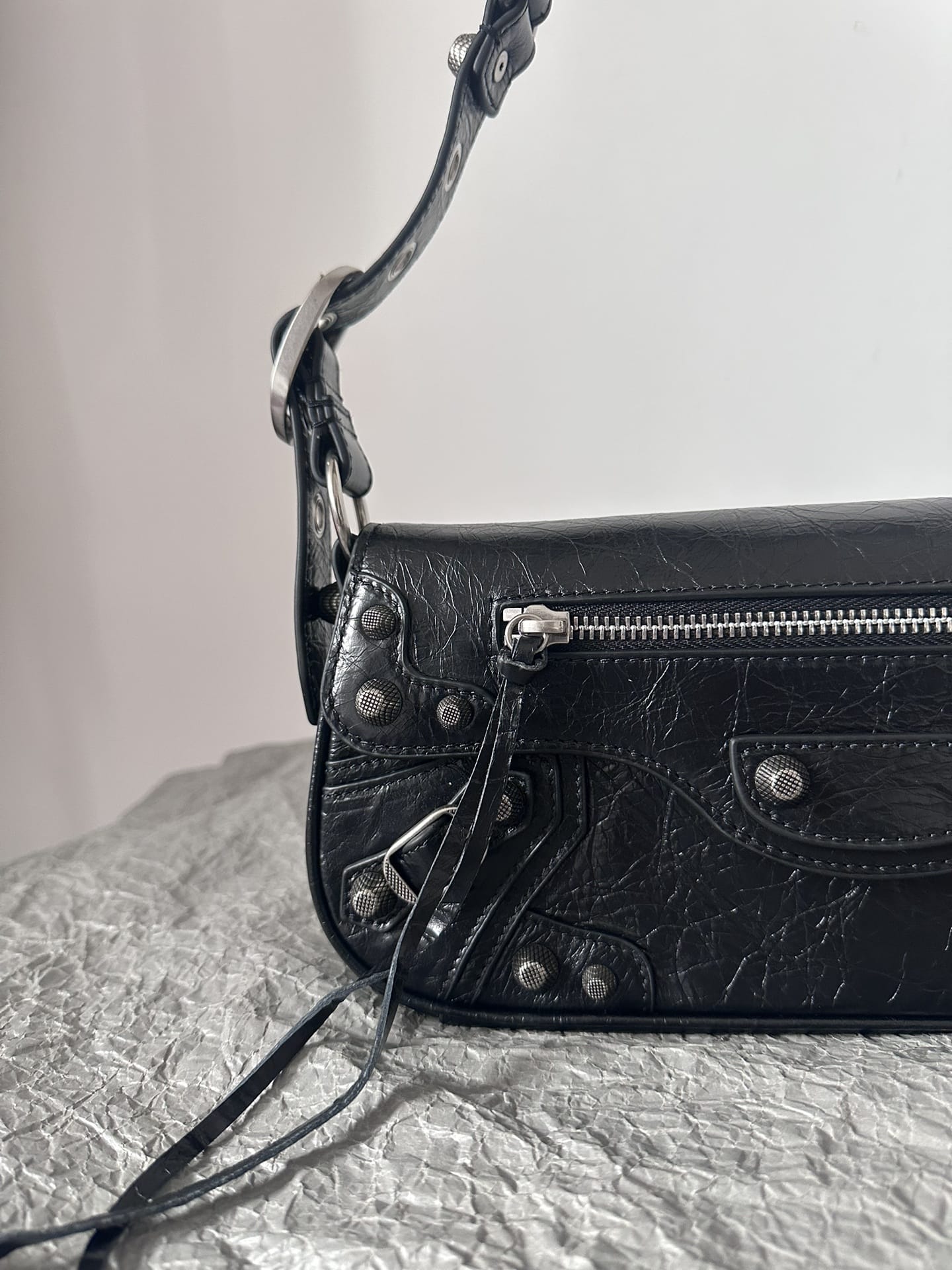 BALENCIAGA Le Cagole Small Sling Shoulder Bag - Black