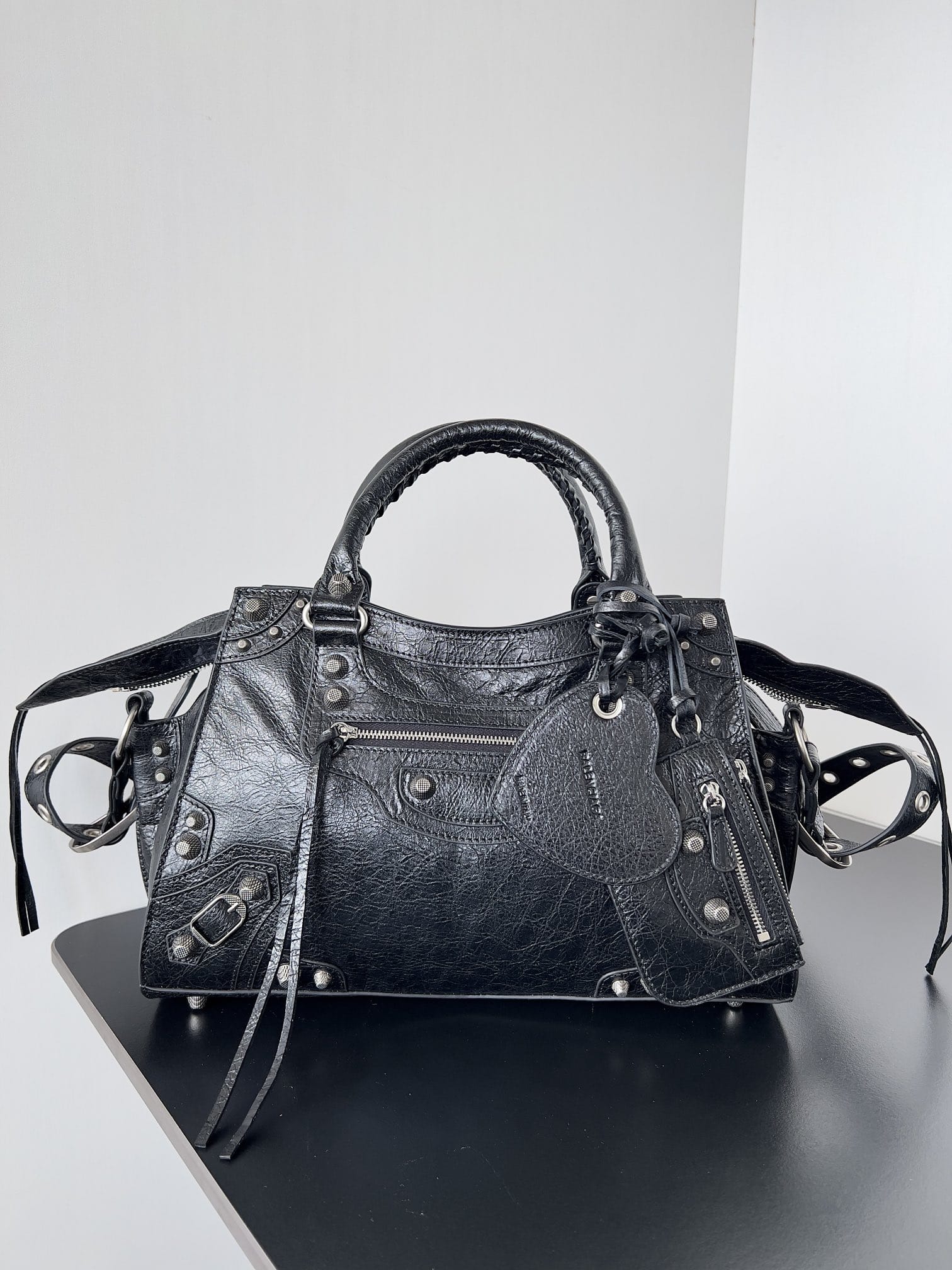 BALENCIAGA  Neo Cagole City Small Handbag In Lambskin - Black