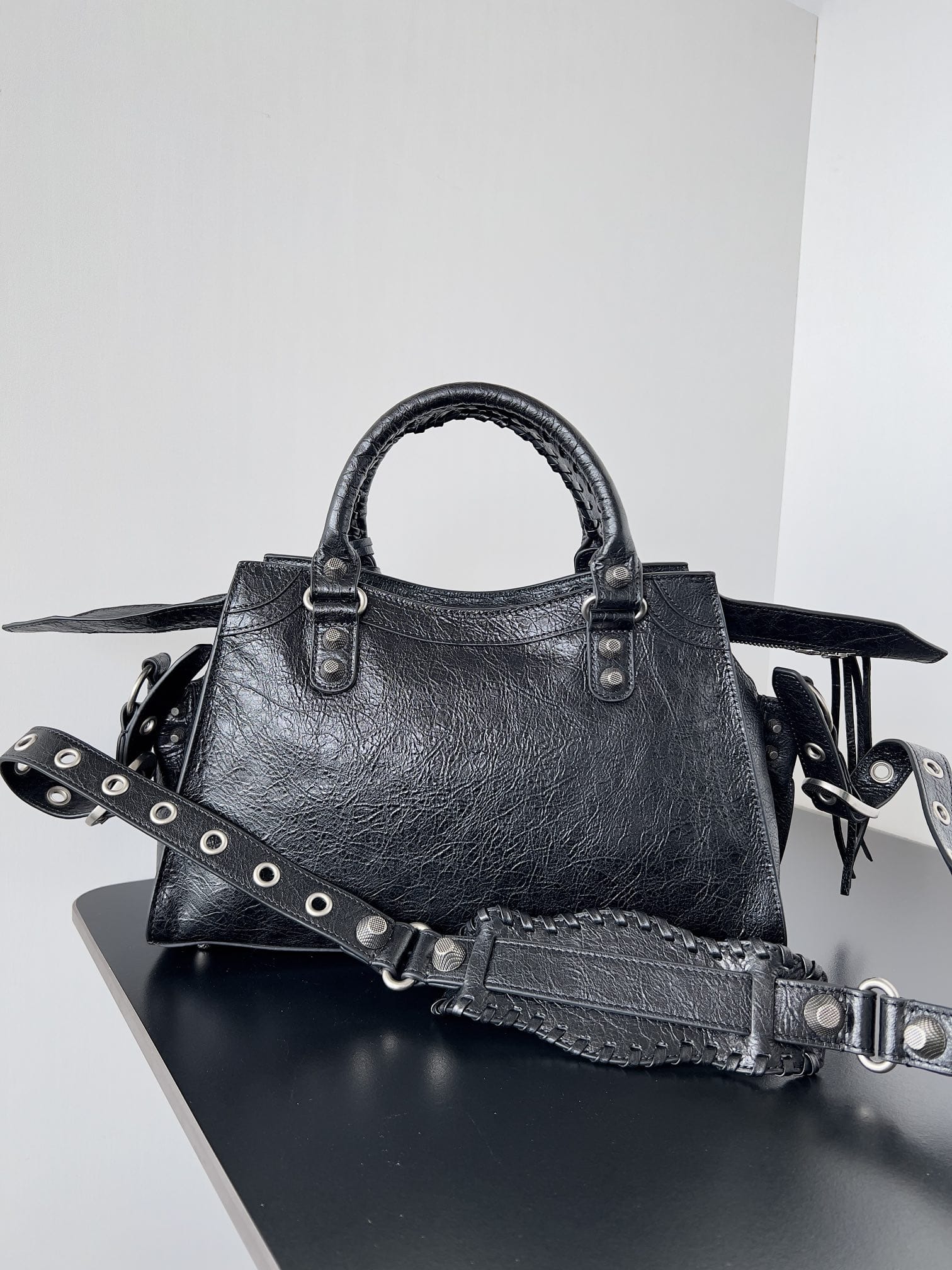 BALENCIAGA  Neo Cagole City Small Handbag In Lambskin - Black