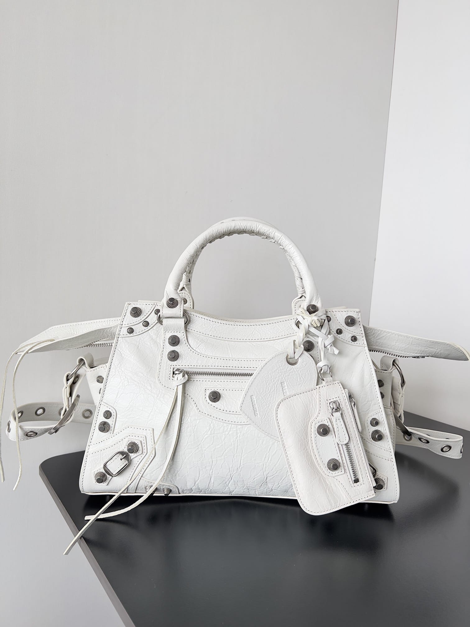 BALENCIAGA  Neo Cagole City Small Handbag In Lambskin - White