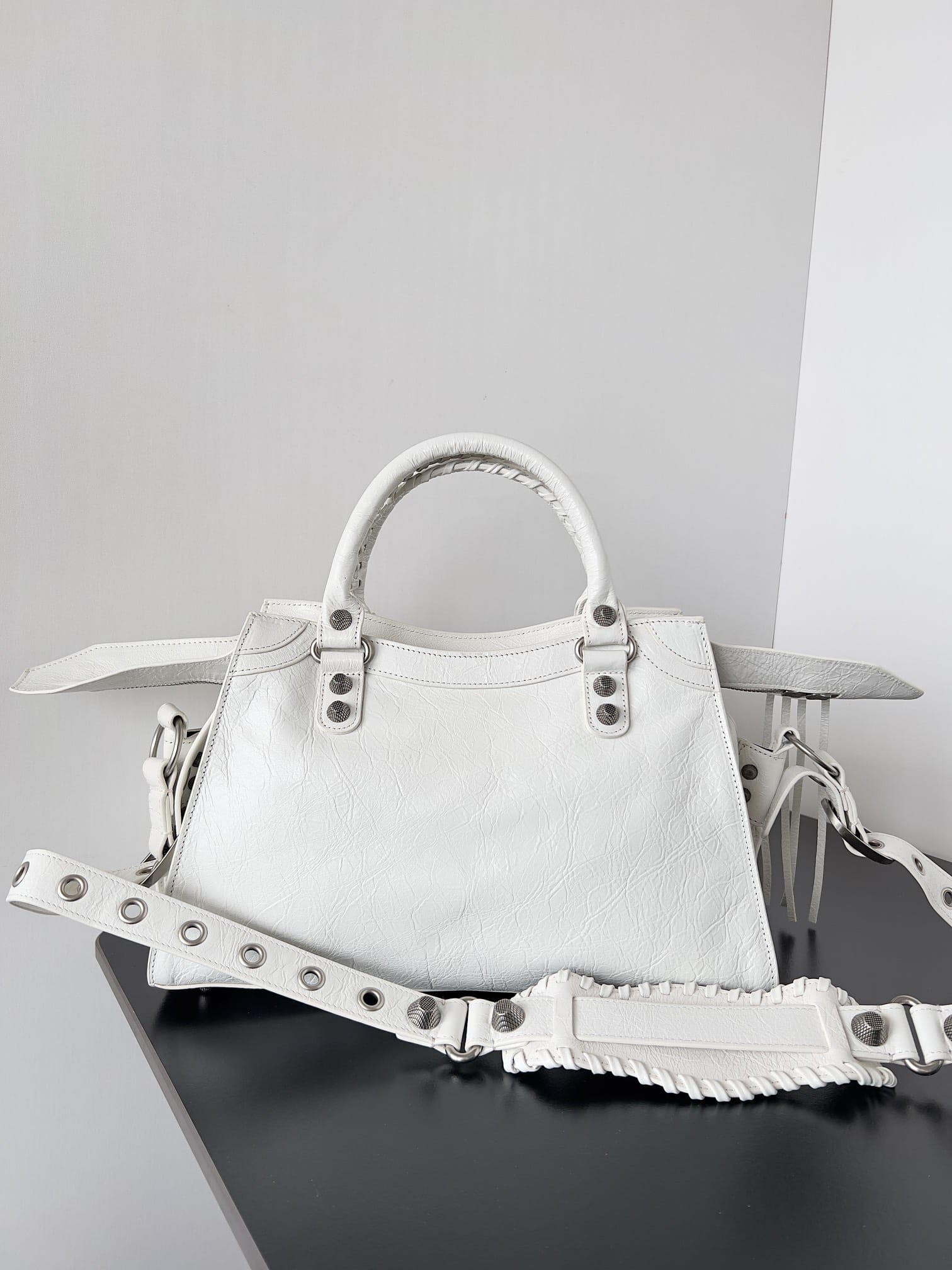 BALENCIAGA  Neo Cagole City Small Handbag In Lambskin - White