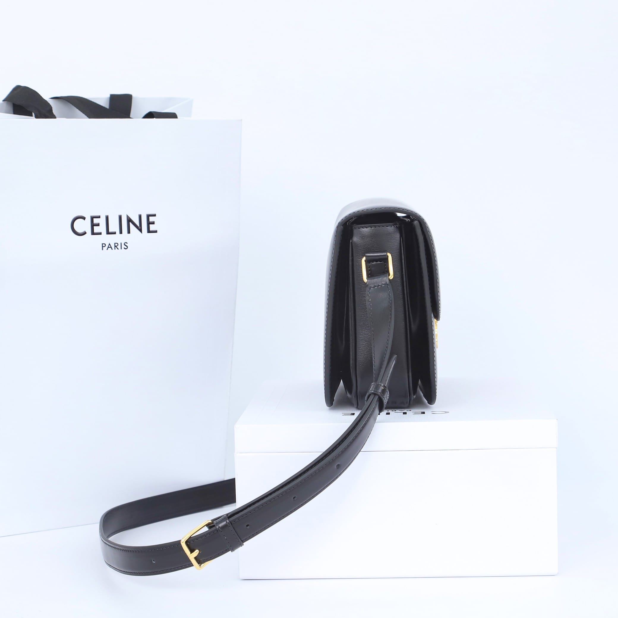 CELINE Classique Triomphe Bag In Shiny Calfskin - Black