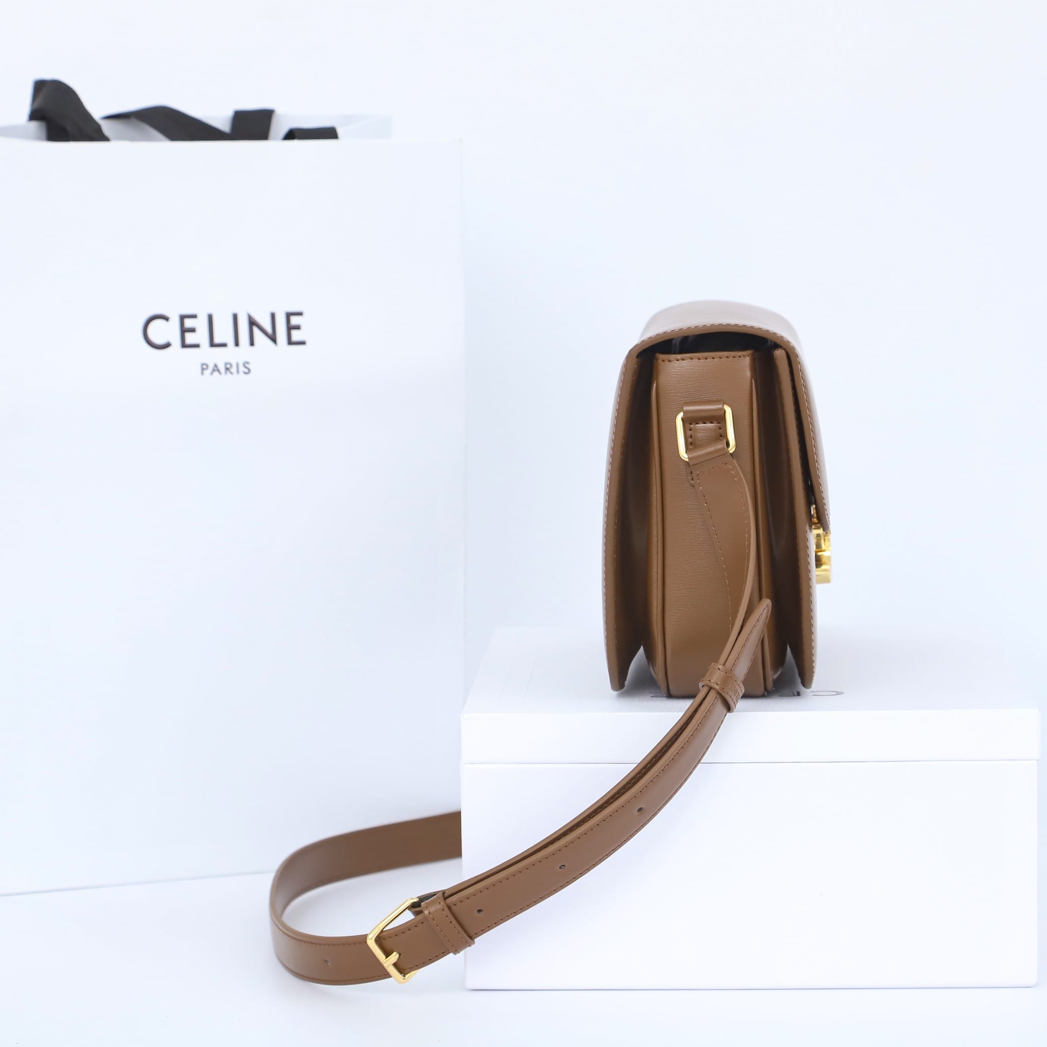 CELINE Classique Triomphe Bag In Shiny Calfskin - Glazed Brown