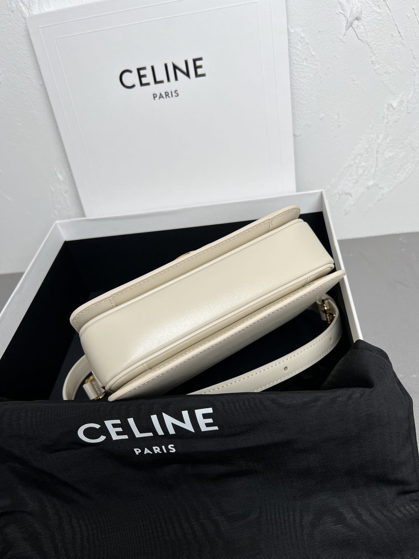 CELINE Teen Triomphe Bag In Shiny Calfskin - Limestone