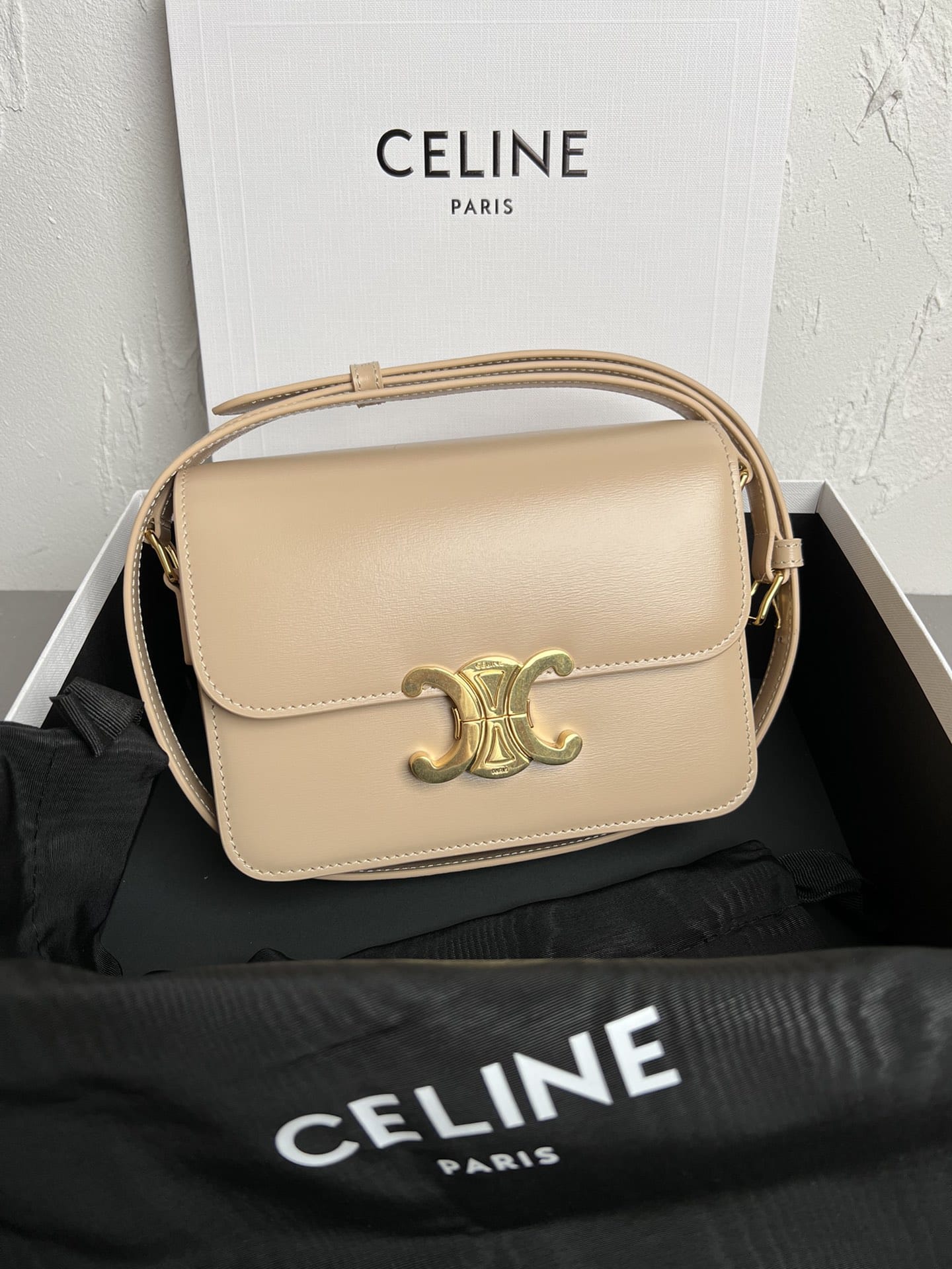 CELINE Teen Triomphe Bag In Shiny Calfskin - Oat Beige