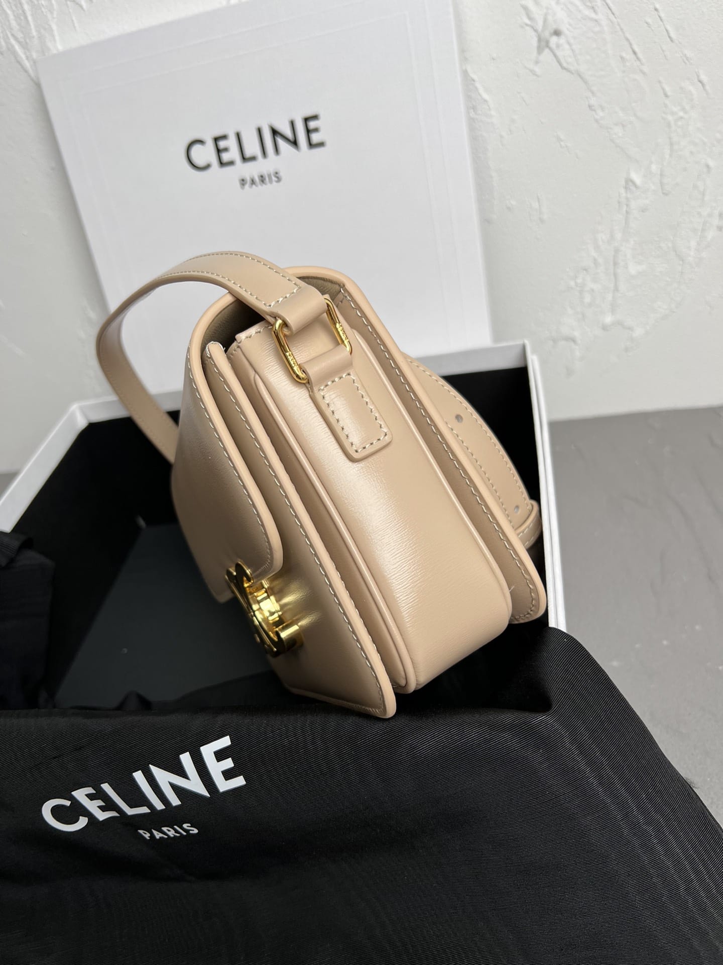 CELINE Teen Triomphe Bag In Shiny Calfskin - Oat Beige