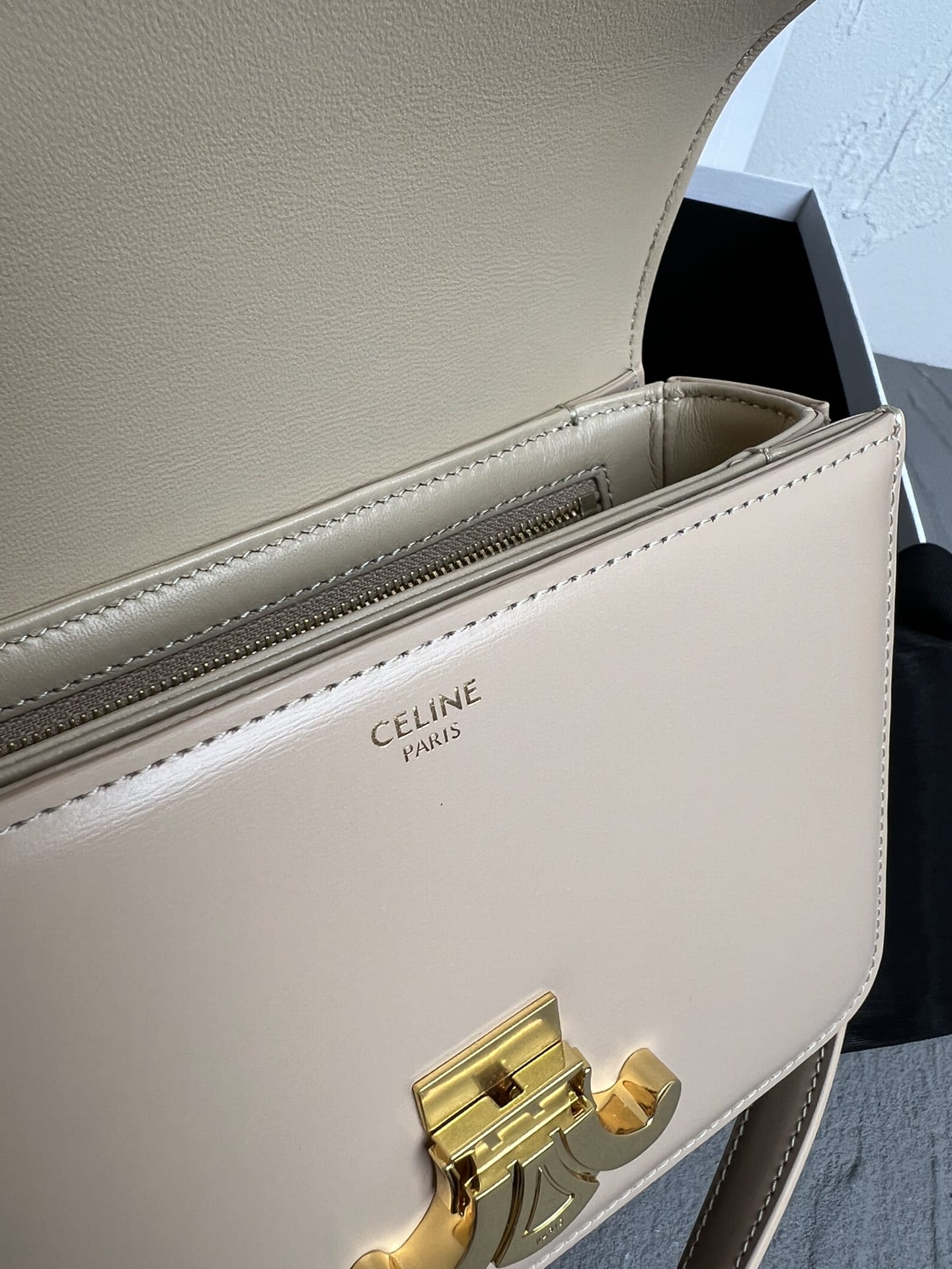 CELINE Teen Triomphe Bag In Shiny Calfskin - Oat Beige