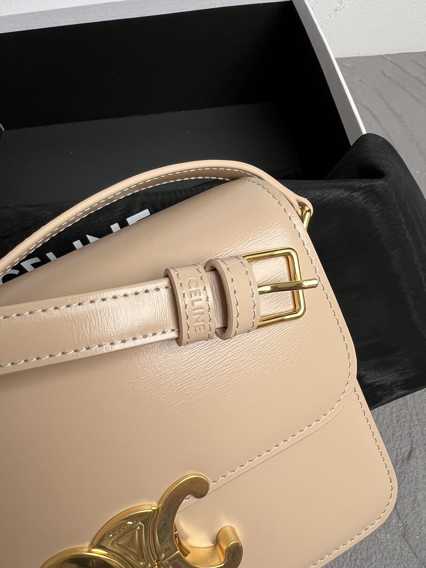 CELINE Teen Triomphe Bag In Shiny Calfskin - Oat Beige