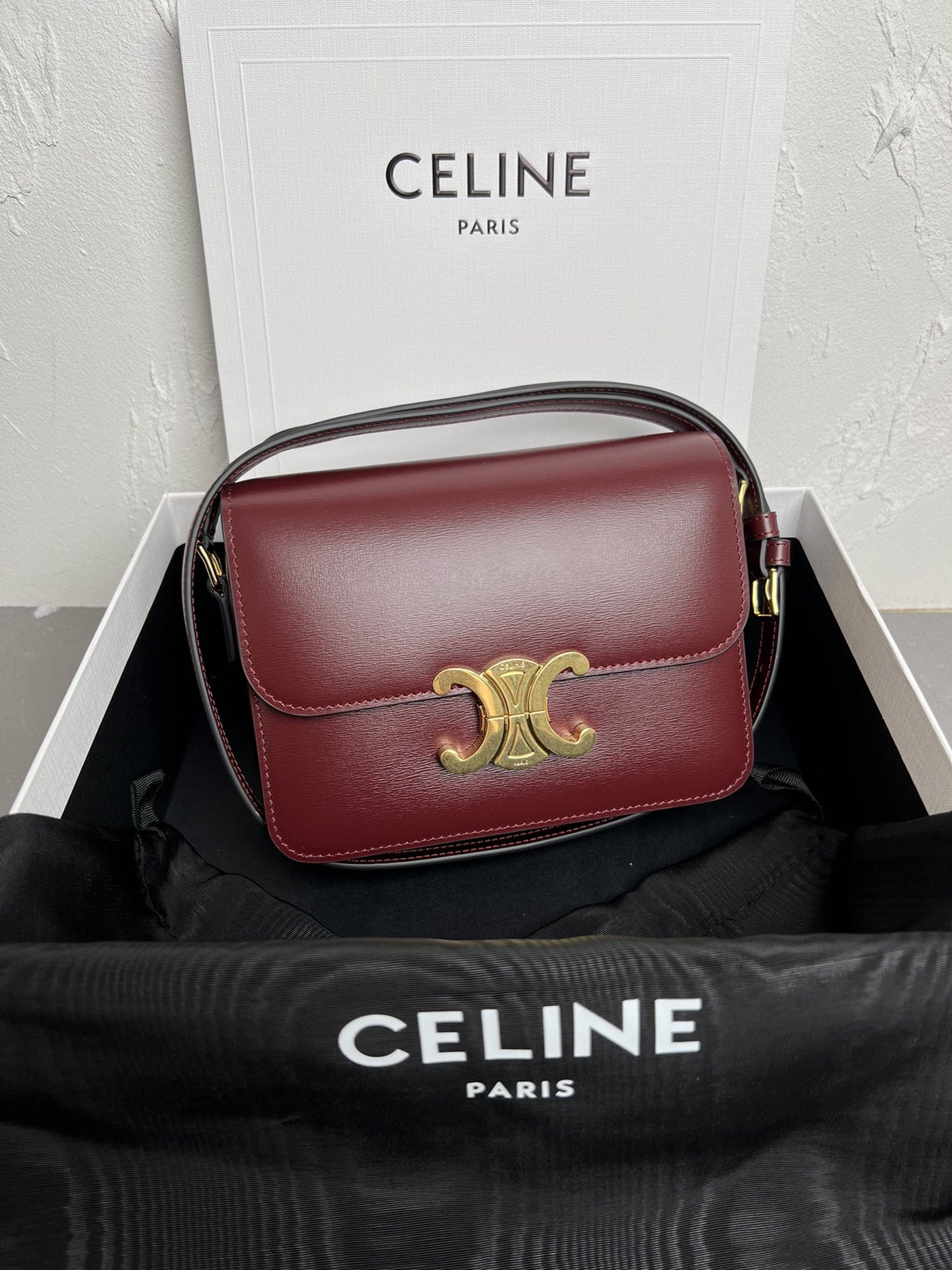 CELINE Teen Triomphe Bag In Shiny Calfskin - Light Burgundy