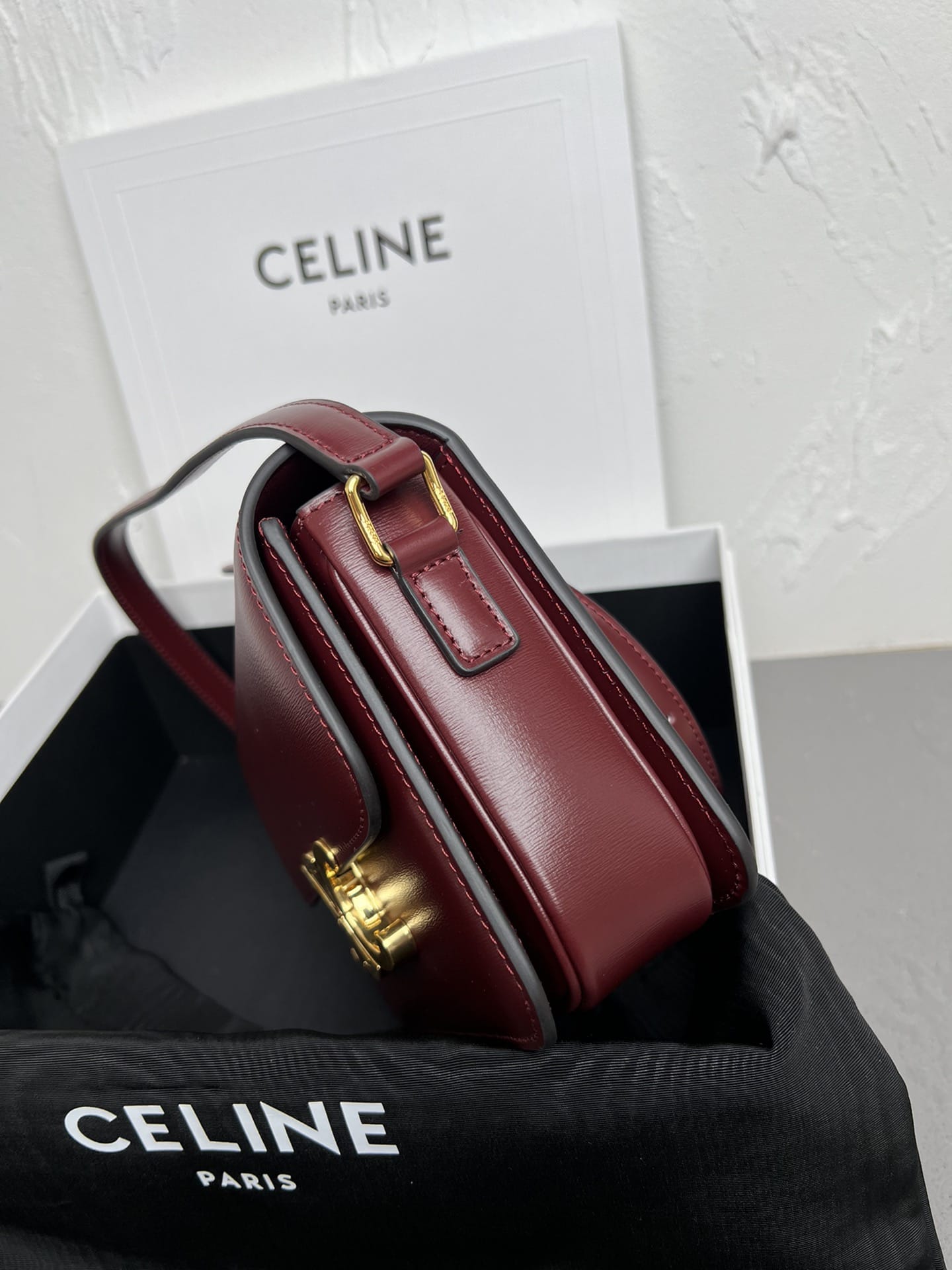 CELINE Teen Triomphe Bag In Shiny Calfskin - Light Burgundy