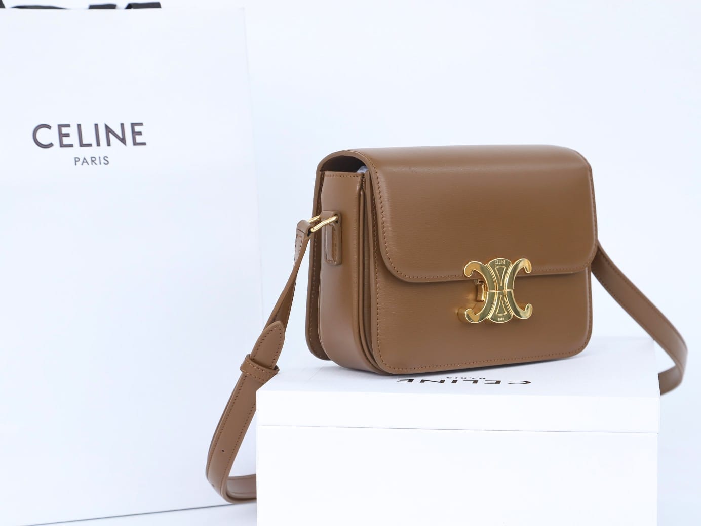 CELINE Teen Triomphe Bag In Shiny Calfskin - Glazed Brown