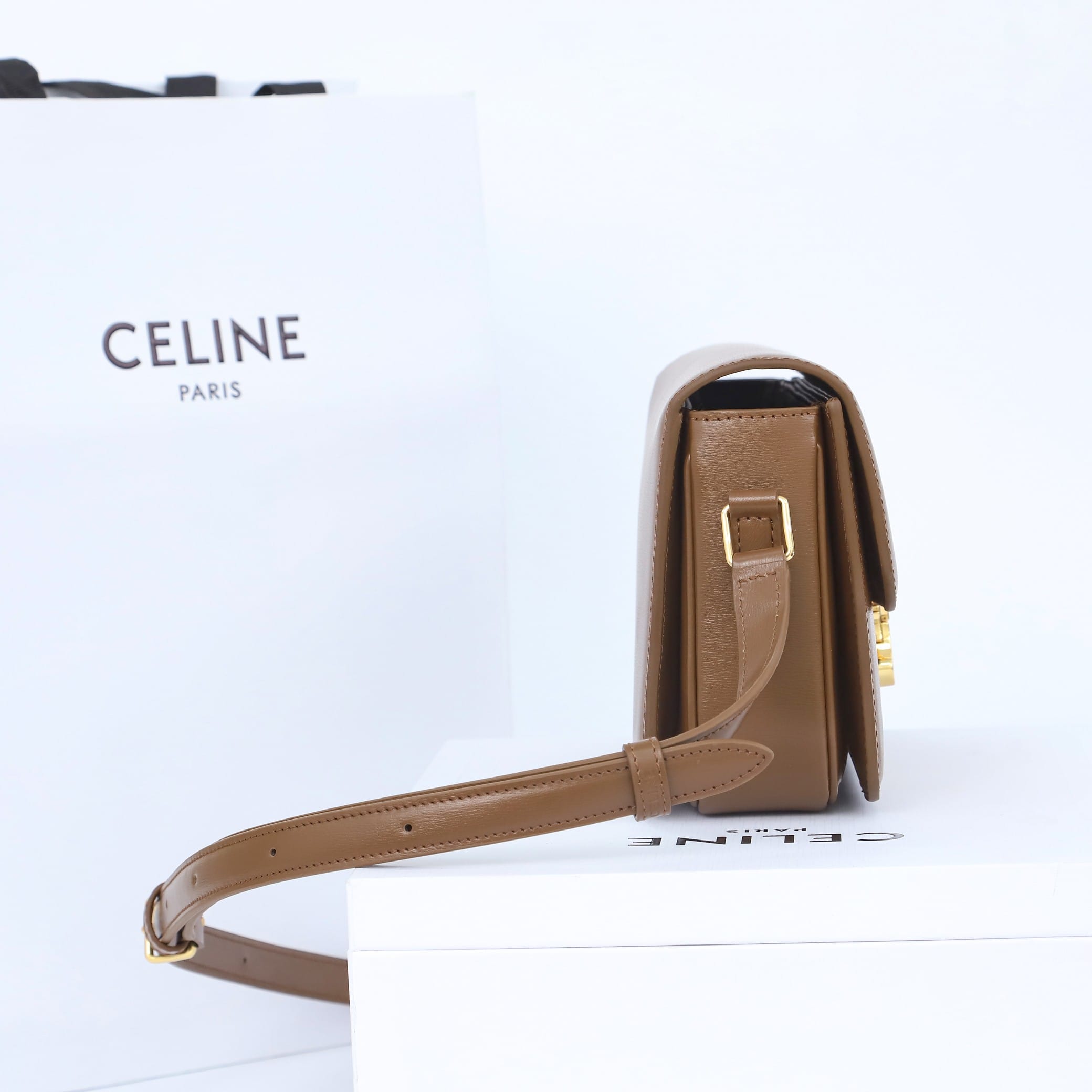 CELINE Teen Triomphe Bag In Shiny Calfskin - Glazed Brown