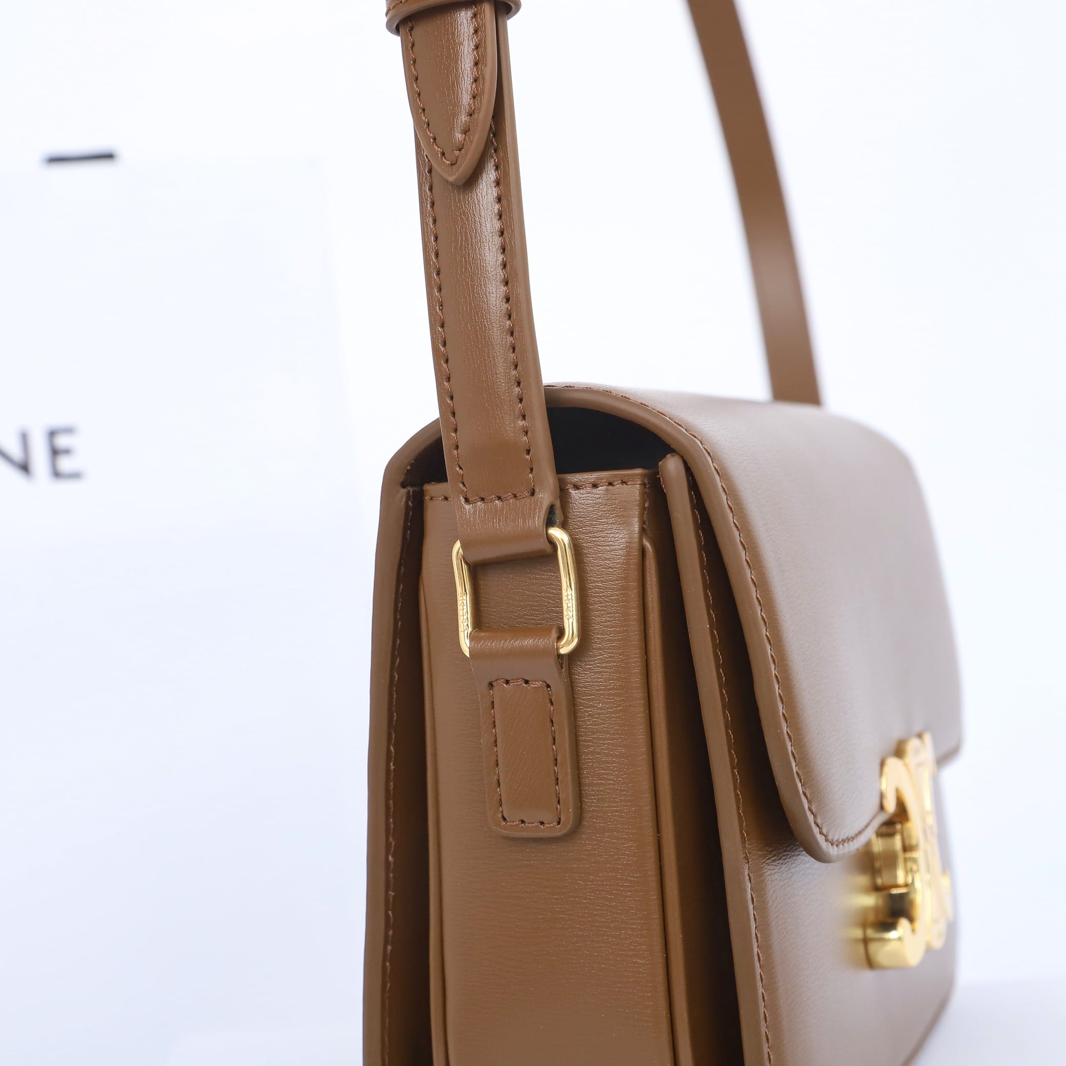 CELINE Teen Triomphe Bag In Shiny Calfskin - Glazed Brown