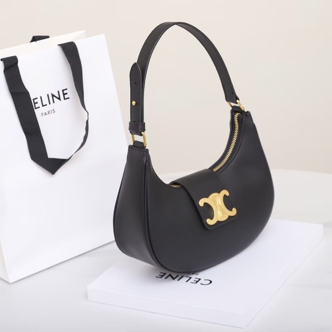 CELINE Medium Ava Triomphe Bag In Calfskin - Black