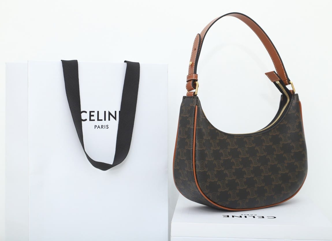 CELINE Medium Ava Bag In Triomphe Canvas And Calfskin - Black