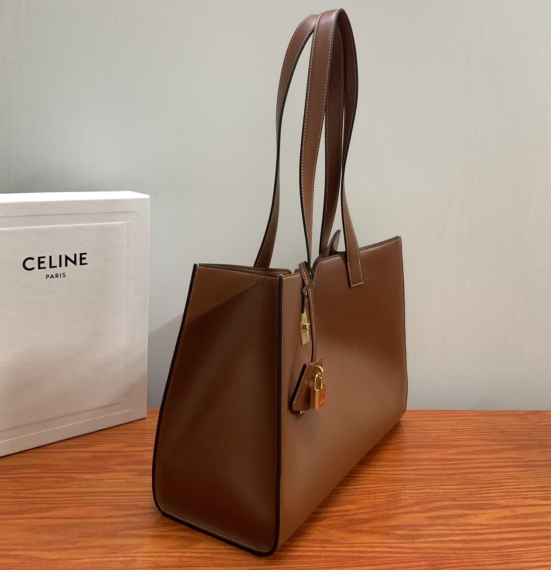 CELINE CABAS 16 Soft in Smooth Calfskin - Tan