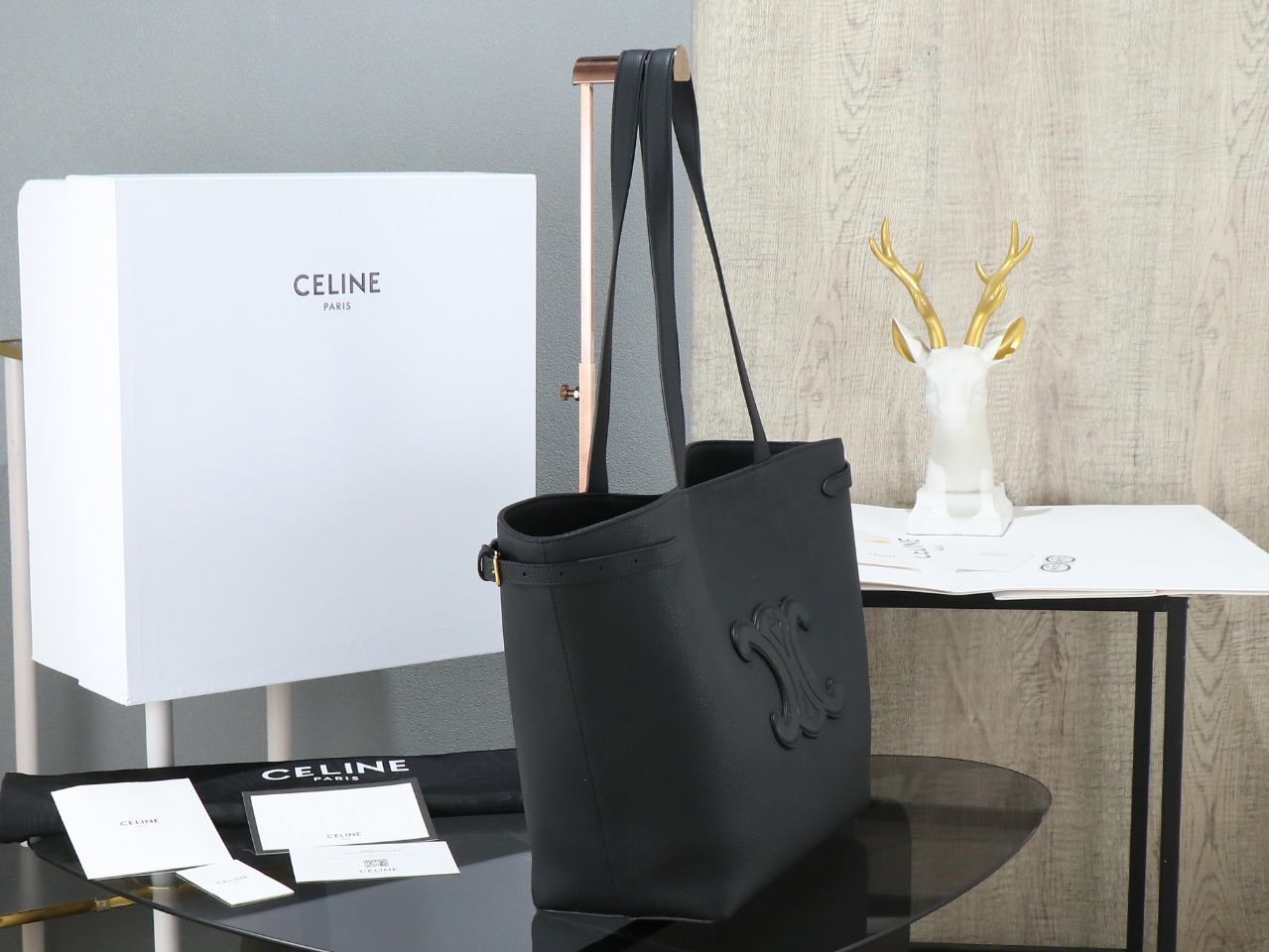 CELINE Medium Cabas Anais Cuir Triomphe In Grained Calfskin - Black