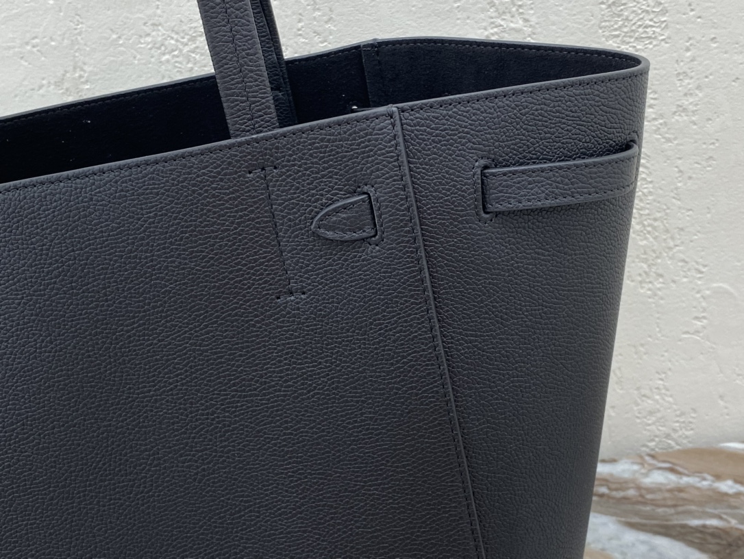 CELINE Cabas Phantom Small Tote Bag in Grained Calfskin - Black