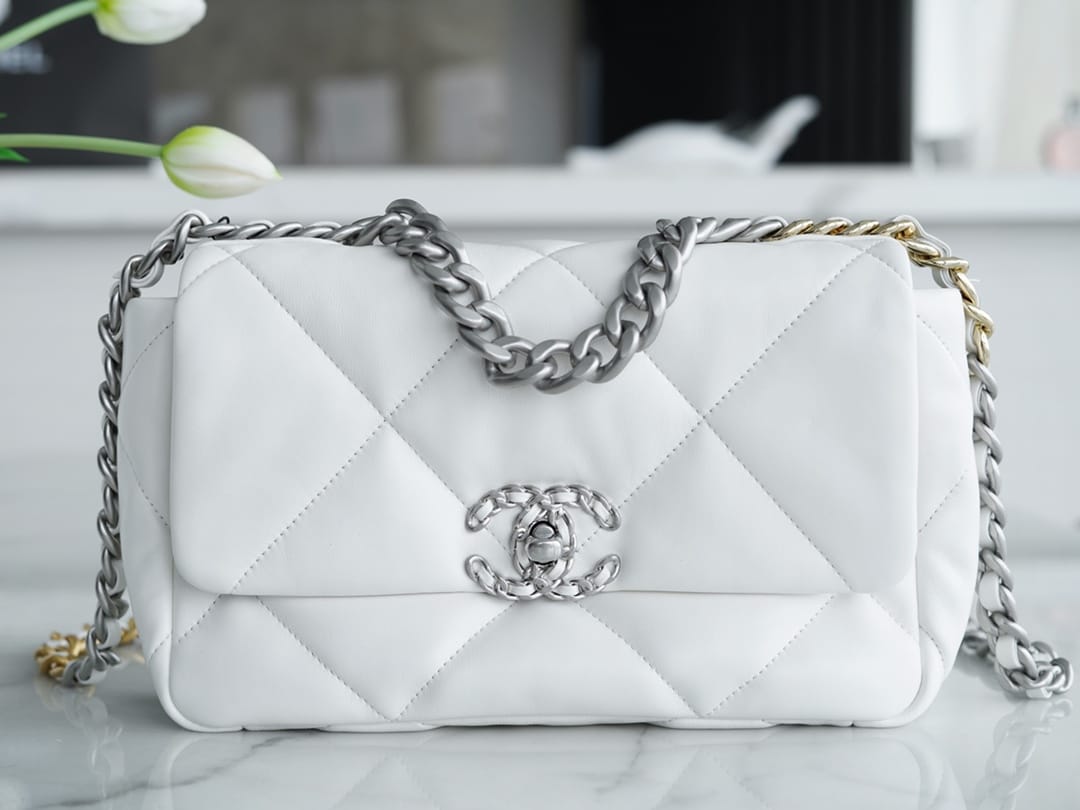 CHANEL 19 Small Flap Bag in Shiny Lambskin - White & Silver