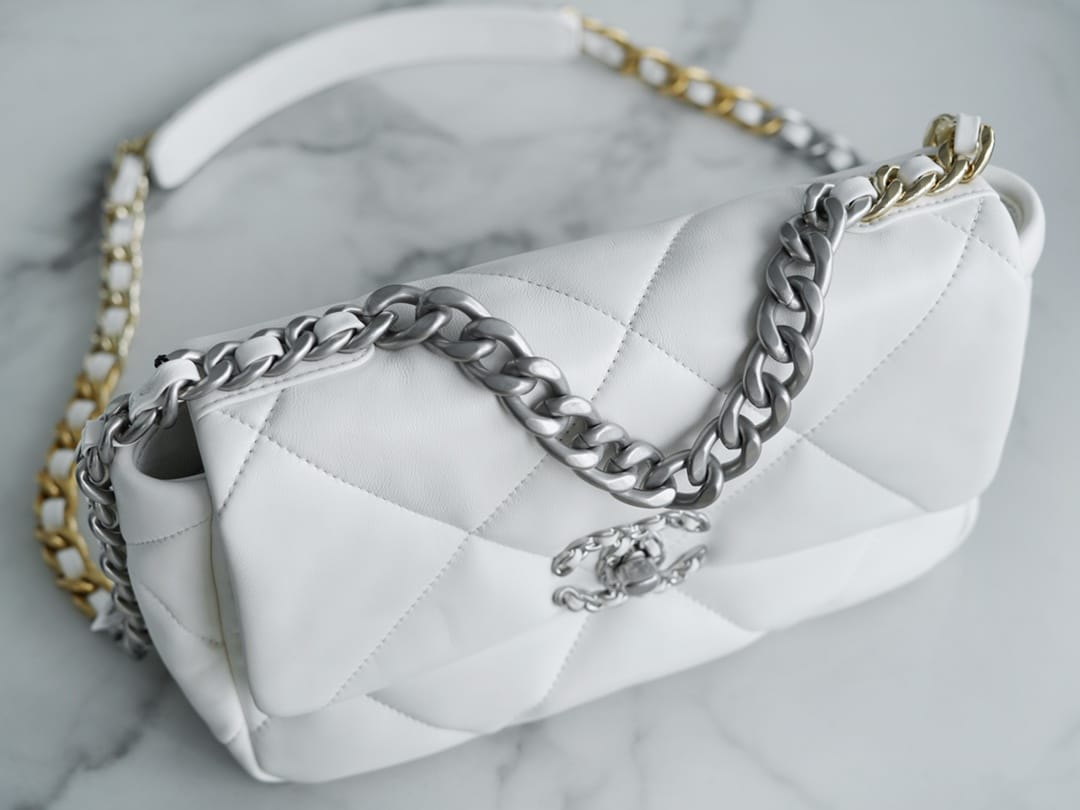 CHANEL 19 Small Flap Bag in Shiny Lambskin - White & Silver