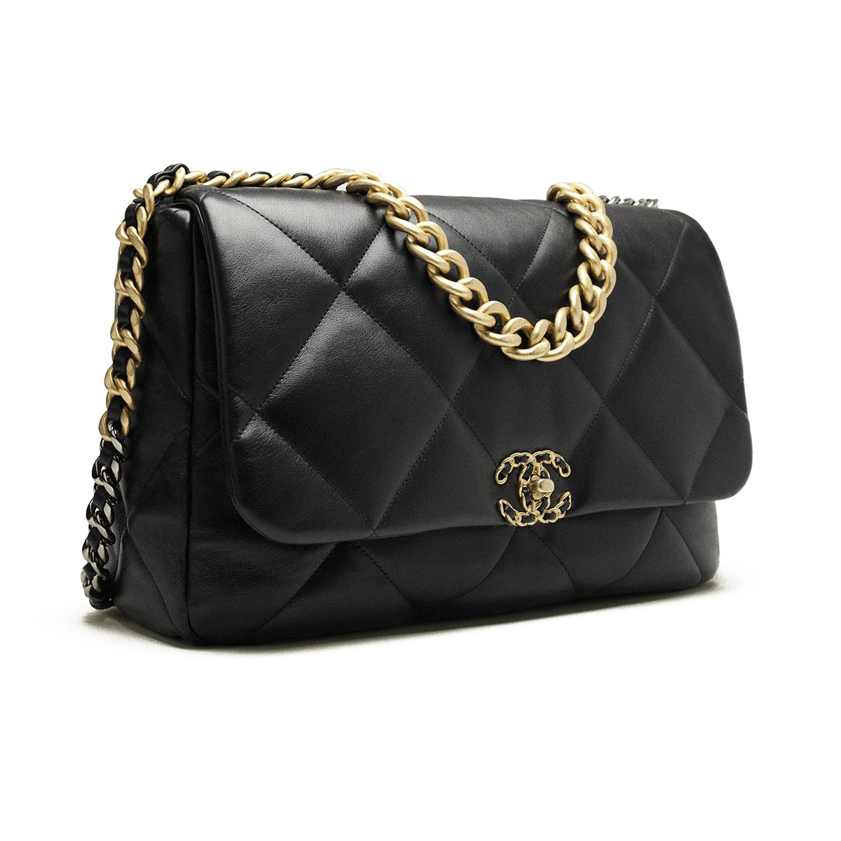 CHANEL 19 Maxi Flap Bag in Shiny Lambskin - Black 