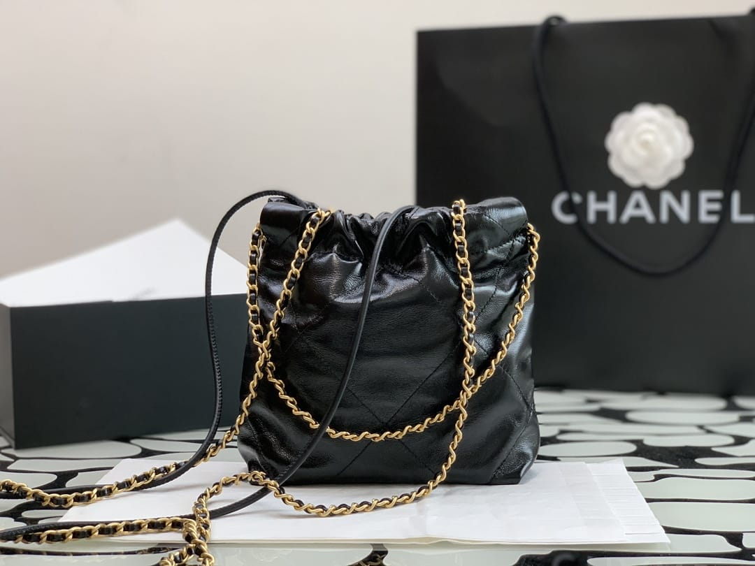 CHANEL 22 Mini Hobo Bag With Pearl Shiny Calfskin - Black 