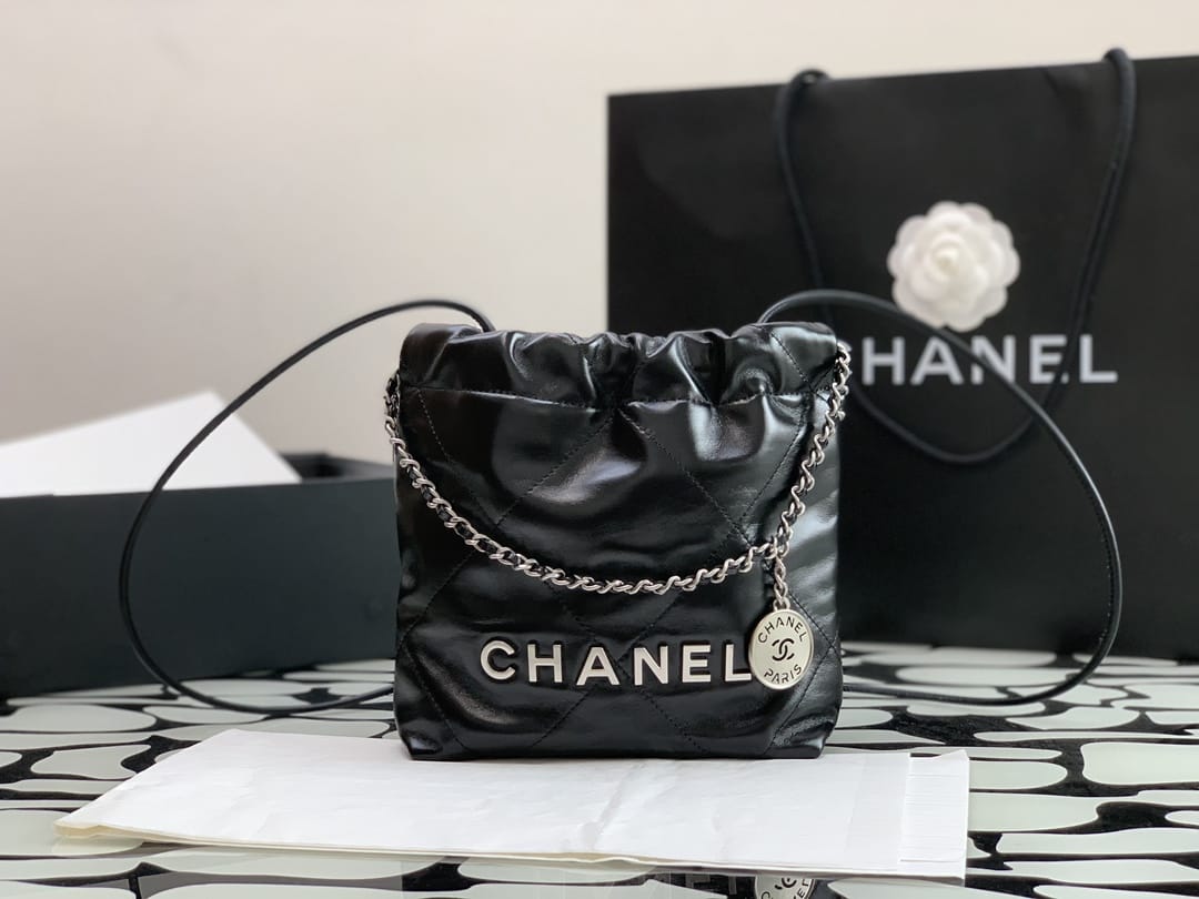 CHANEL 22 Mini Hobo Bag in Grained Calfskin - Black & Silver