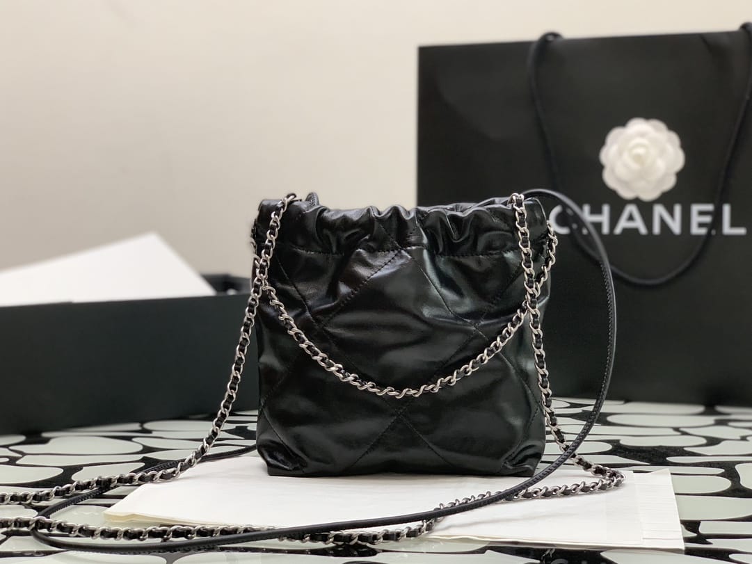 CHANEL 22 Mini Hobo Bag in Grained Calfskin - Black & Silver