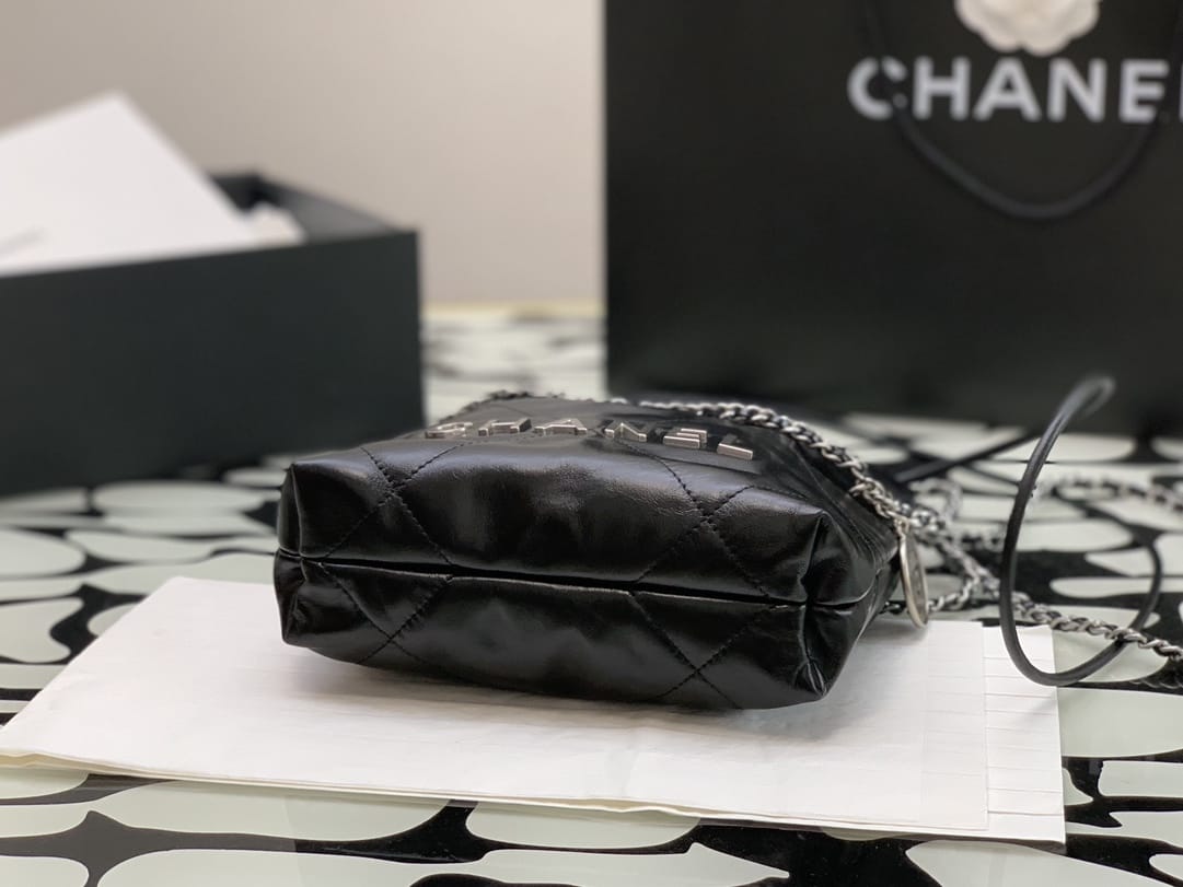 CHANEL 22 Mini Hobo Bag in Grained Calfskin - Black & Silver