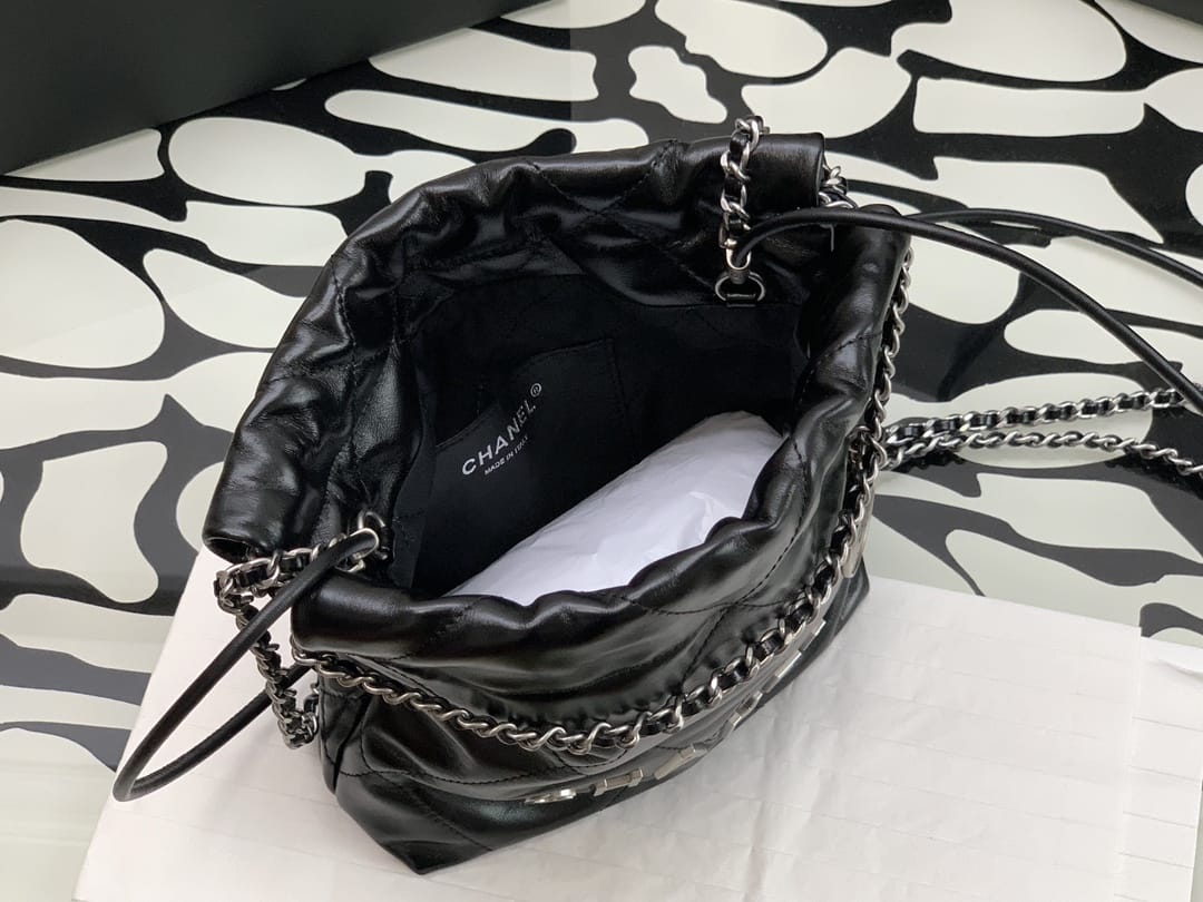 CHANEL 22 Mini Hobo Bag in Grained Calfskin - Black & Silver