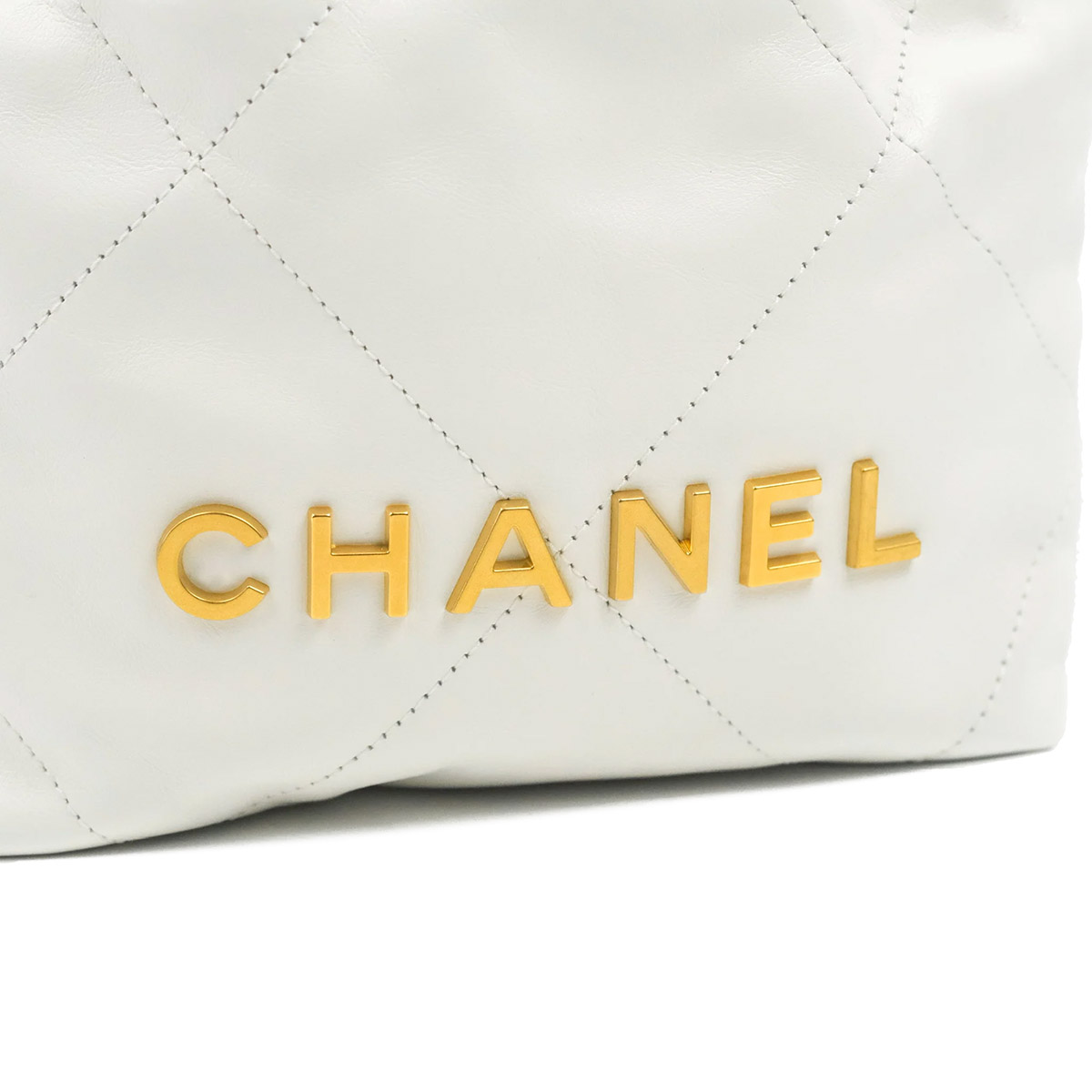 CHANEL 22 Mini Hobo Bag in Shiny Calfskin - White