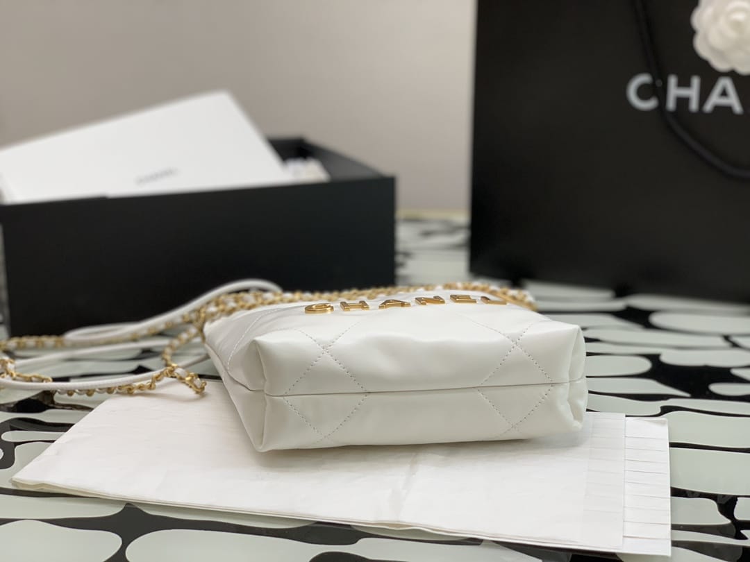 CHANEL 22 Mini Hobo Bag in Shiny Calfskin - White