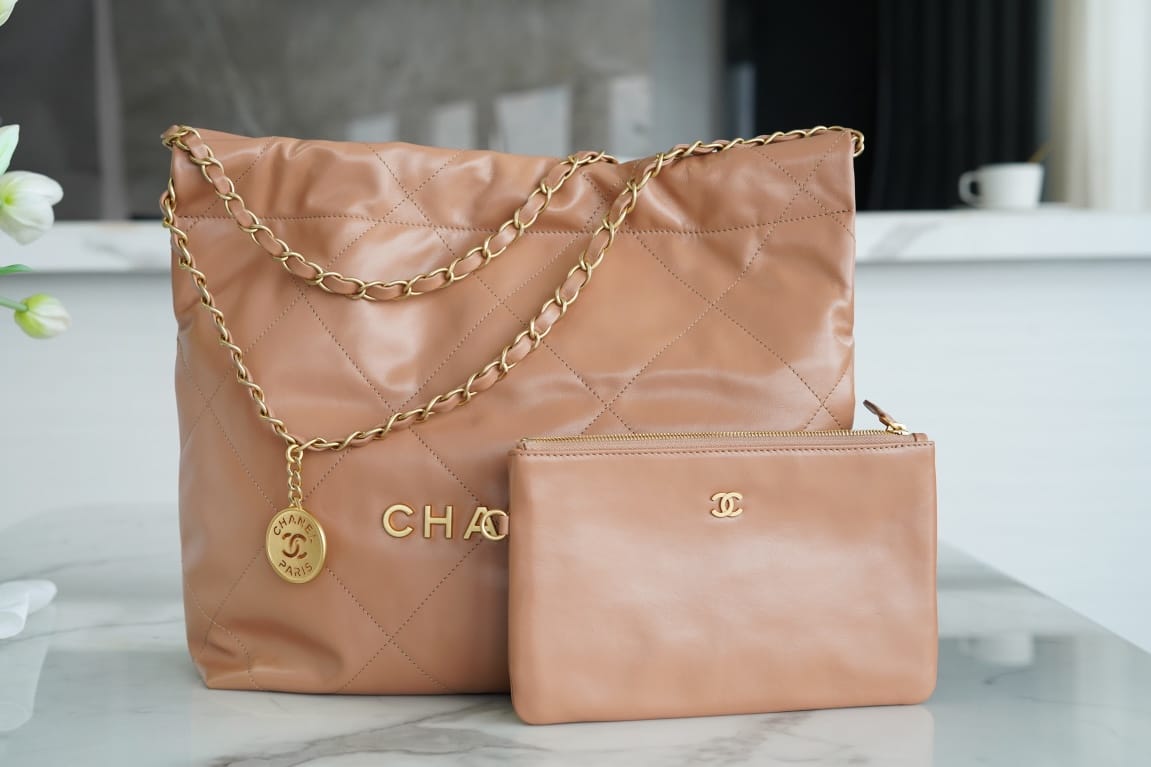 CHANEL 22 Small Hobo Bag in Shiny Calfskin - Camel 