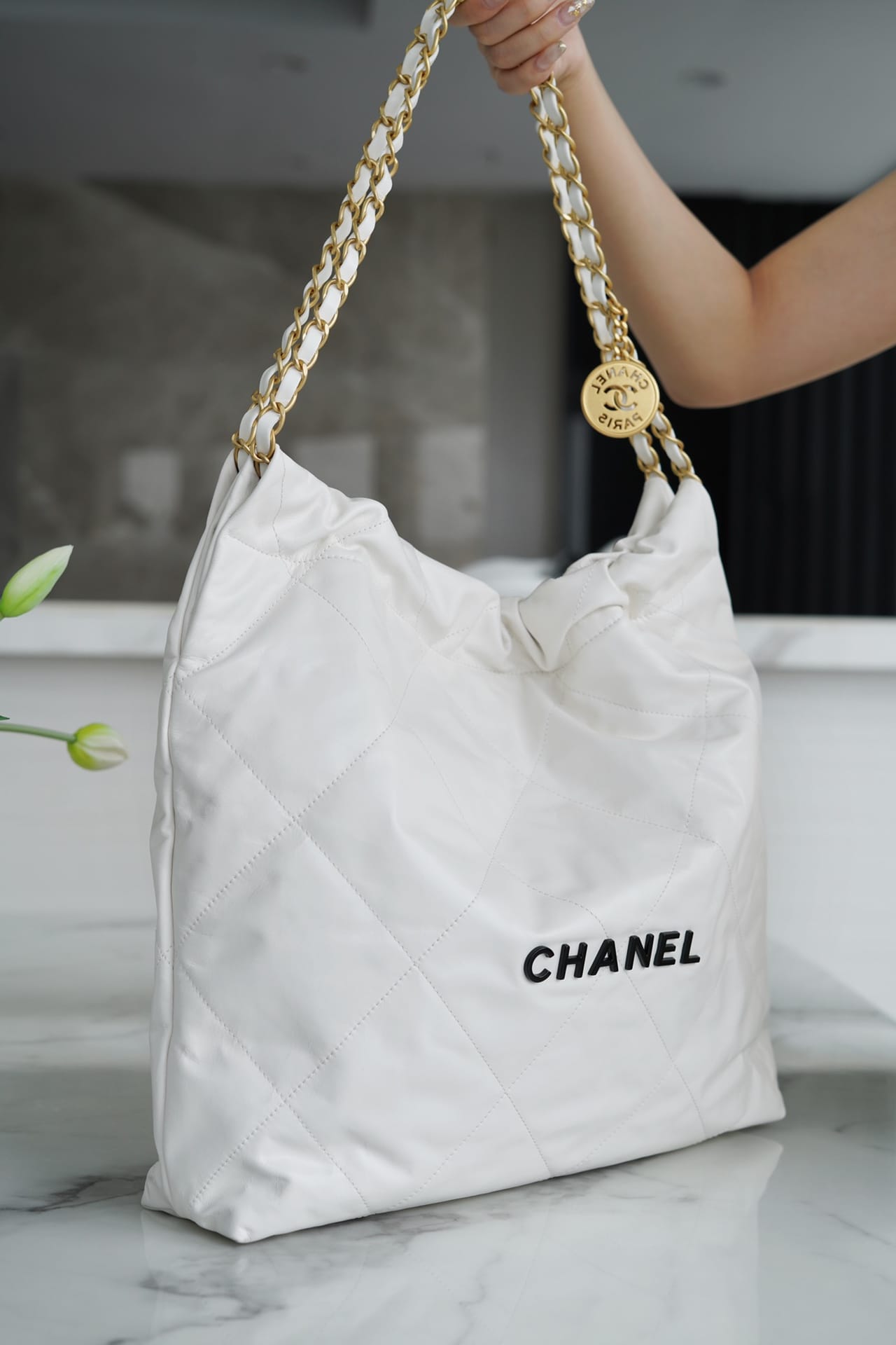 CHANEL 22 Medium Hobo Bag in Shiny Calfskin - White & Black LOGO