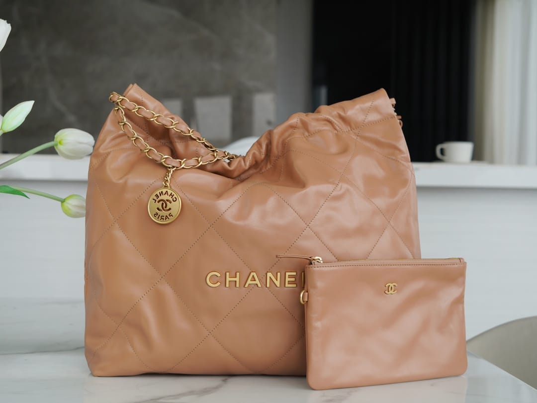 CHANEL 22 Medium Hobo Bag in Shiny Calfskin - Caramel