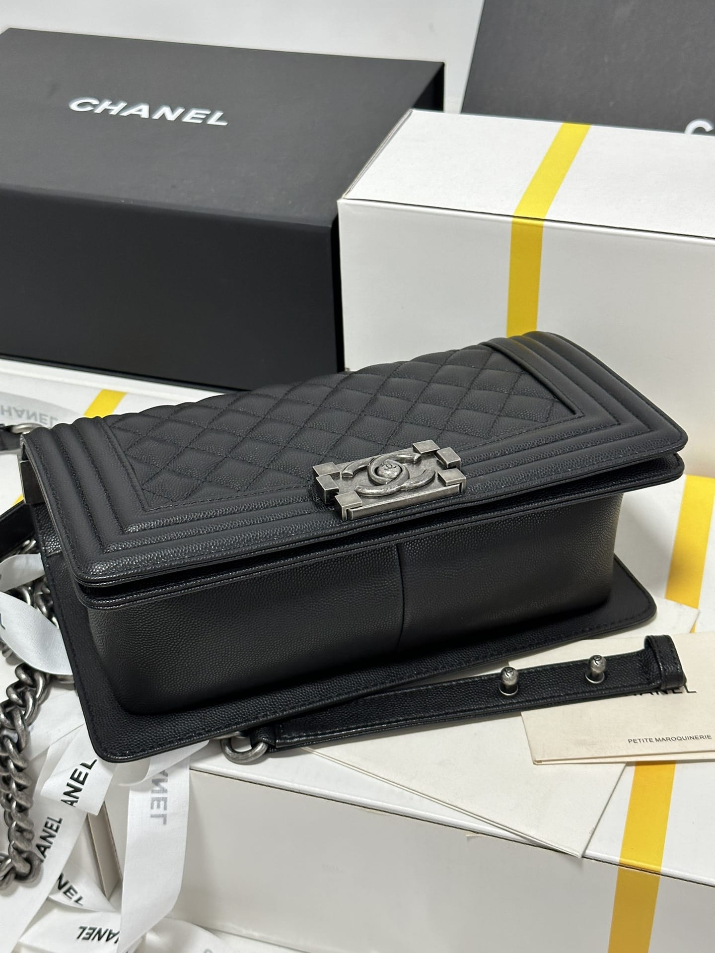 CHANEL BOY Medium Flap Bag in Grained Calfskin Leather - Black & Silver