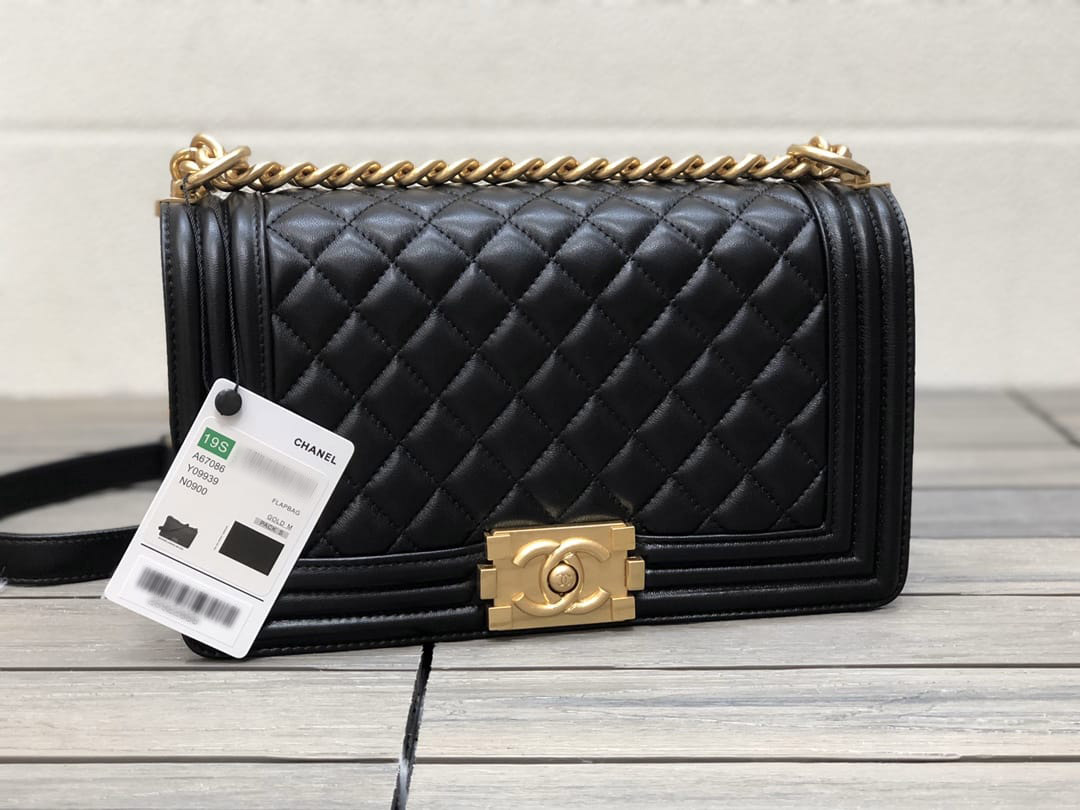 CHANEL BOY Medium Flap Bag in Calfskin Leather - Black & Gold