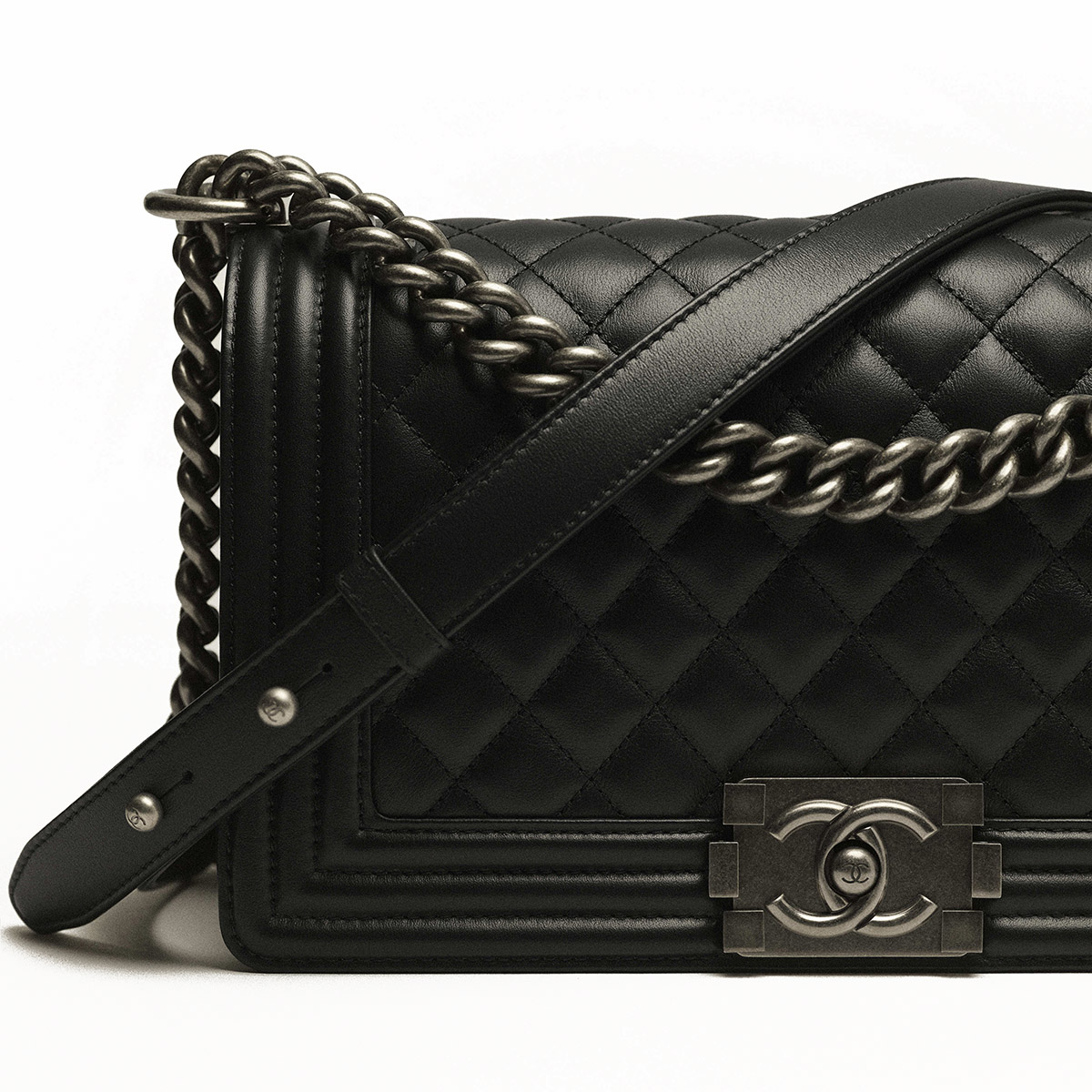 CHANEL BOY Medium Flap Bag in Calfskin Leather - Black & Silver